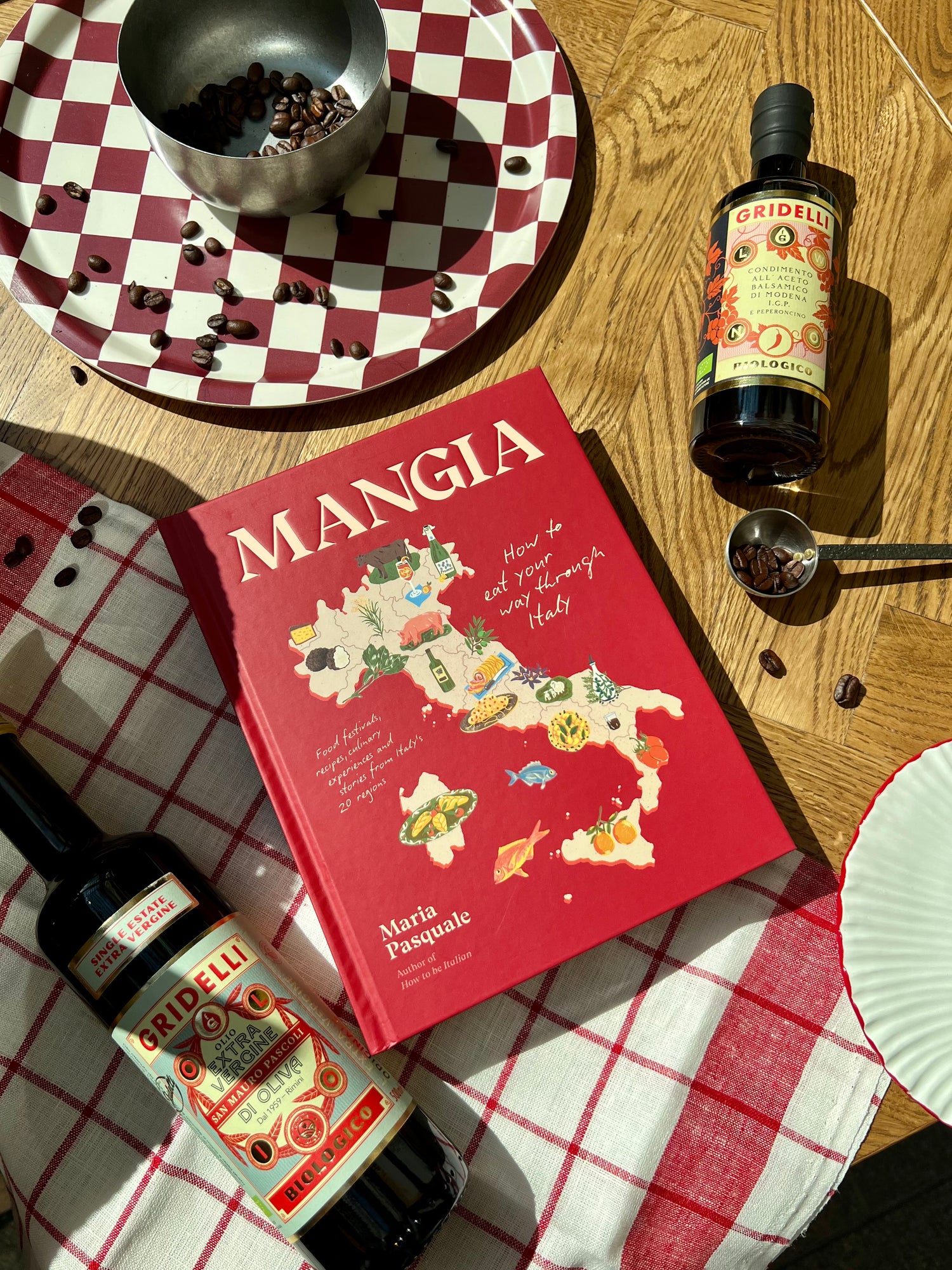 Mangia: How to Eat Your Way through Italy