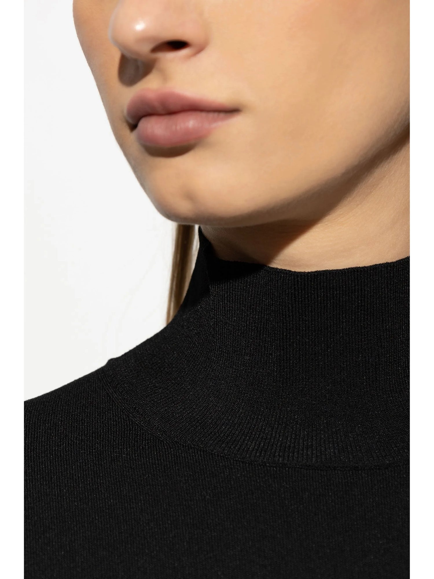 Short-sleeve turtleneck knitted sweater, black