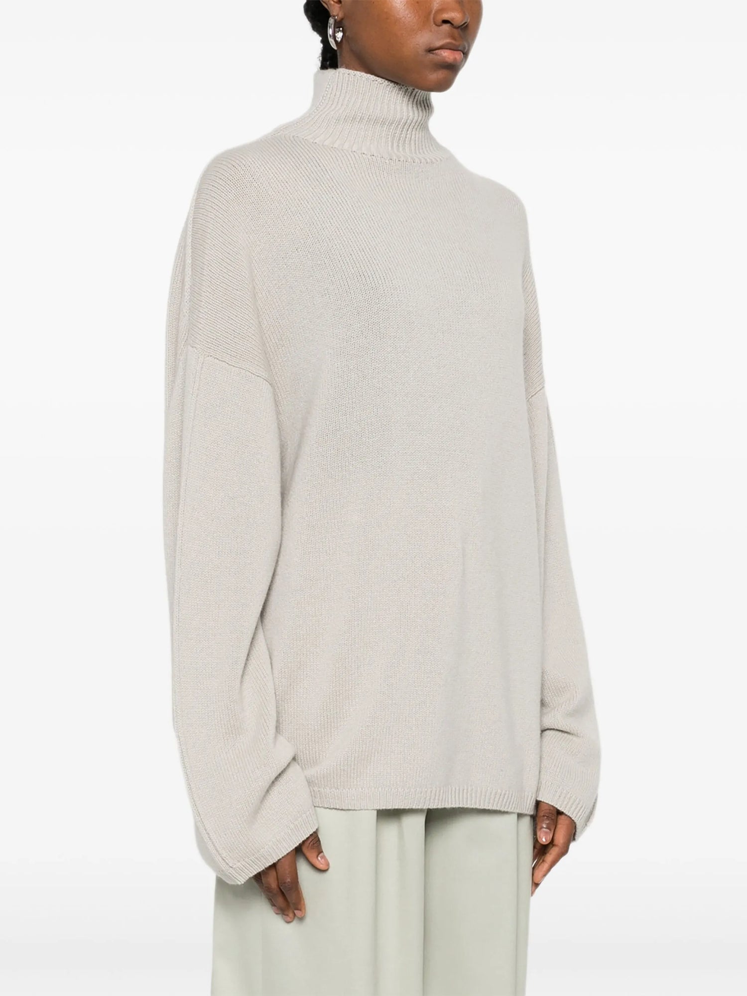 Cashmere mockneck sweater, chalk