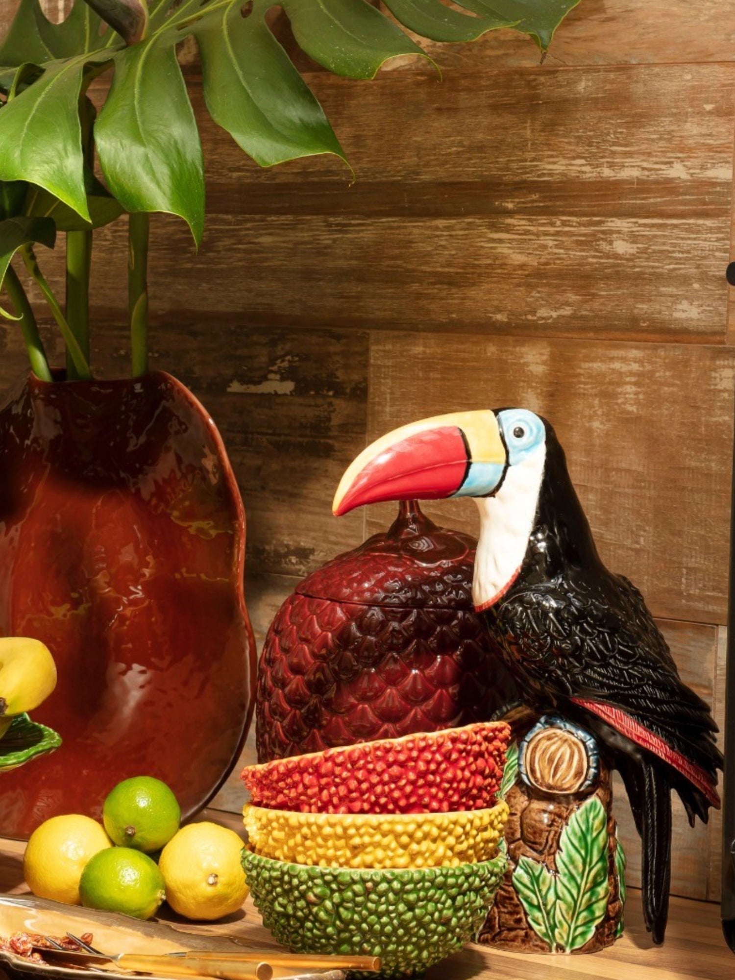 Toucan statue - Amazonia