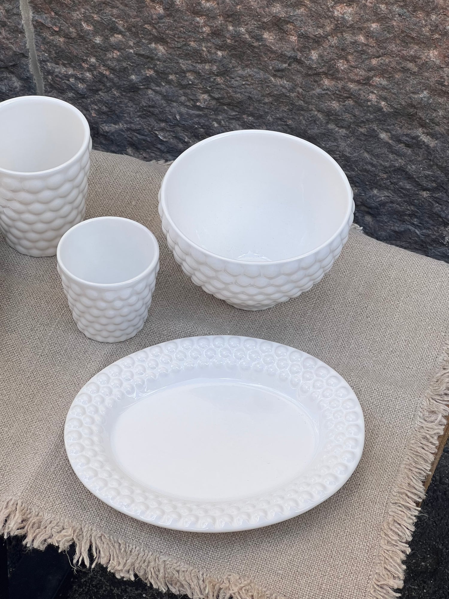 Bubbles small oval platter, white (20 x 16 cm)