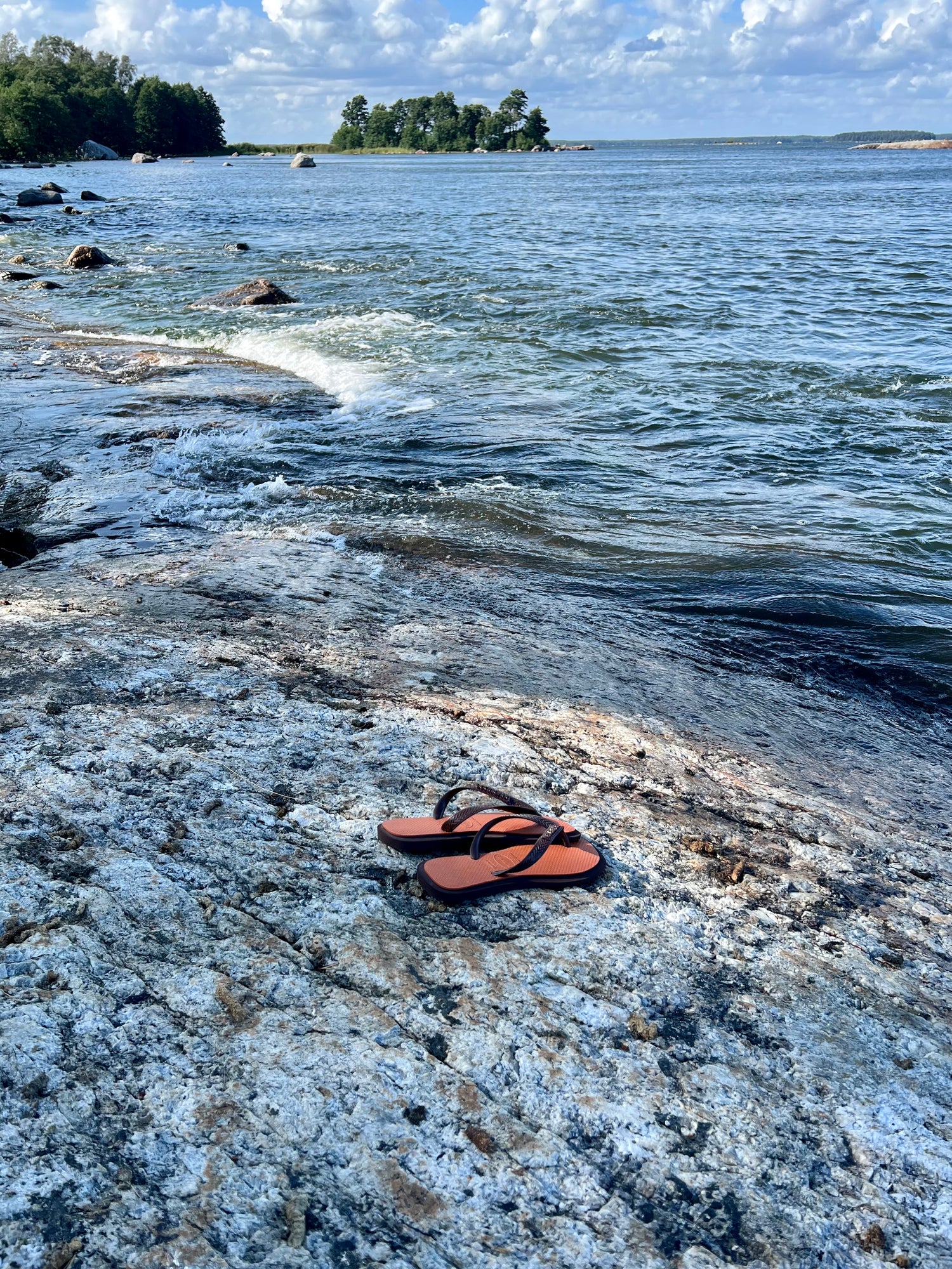 Top square fusion flip-flops, dark brown