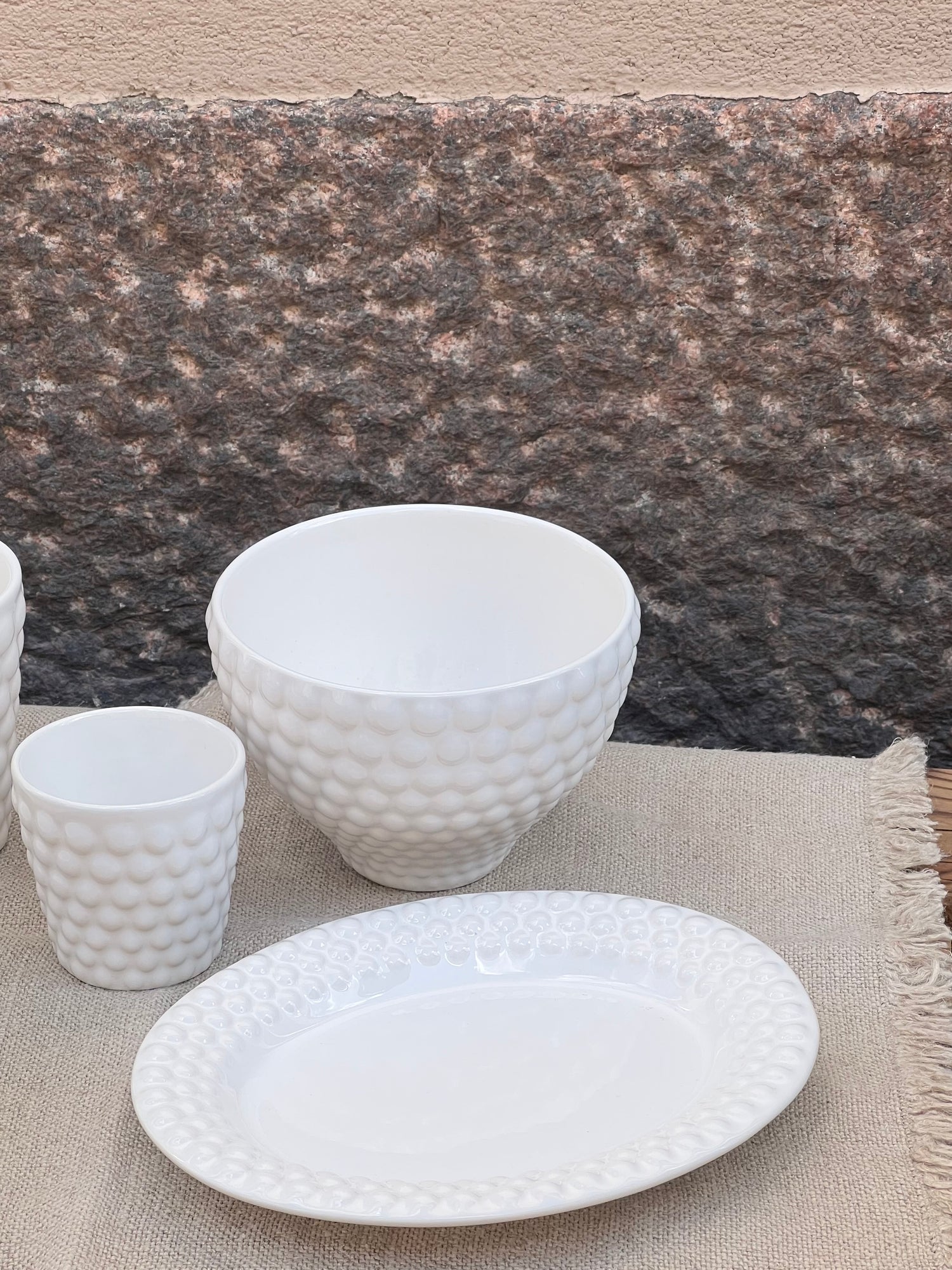 Bubbles small oval platter, white (20 x 16 cm)