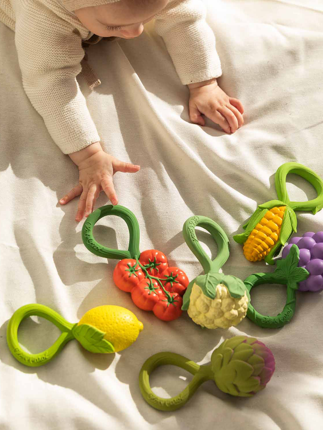 Artichoke rattle toy