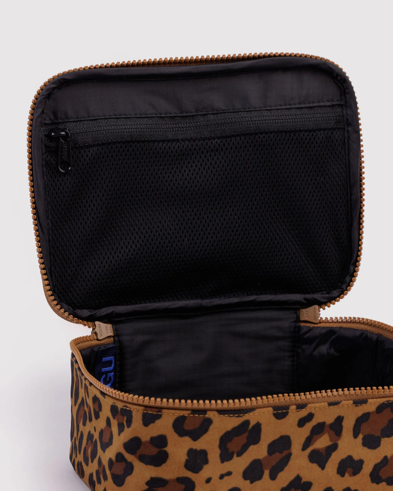 Small cosmetic case, leopard