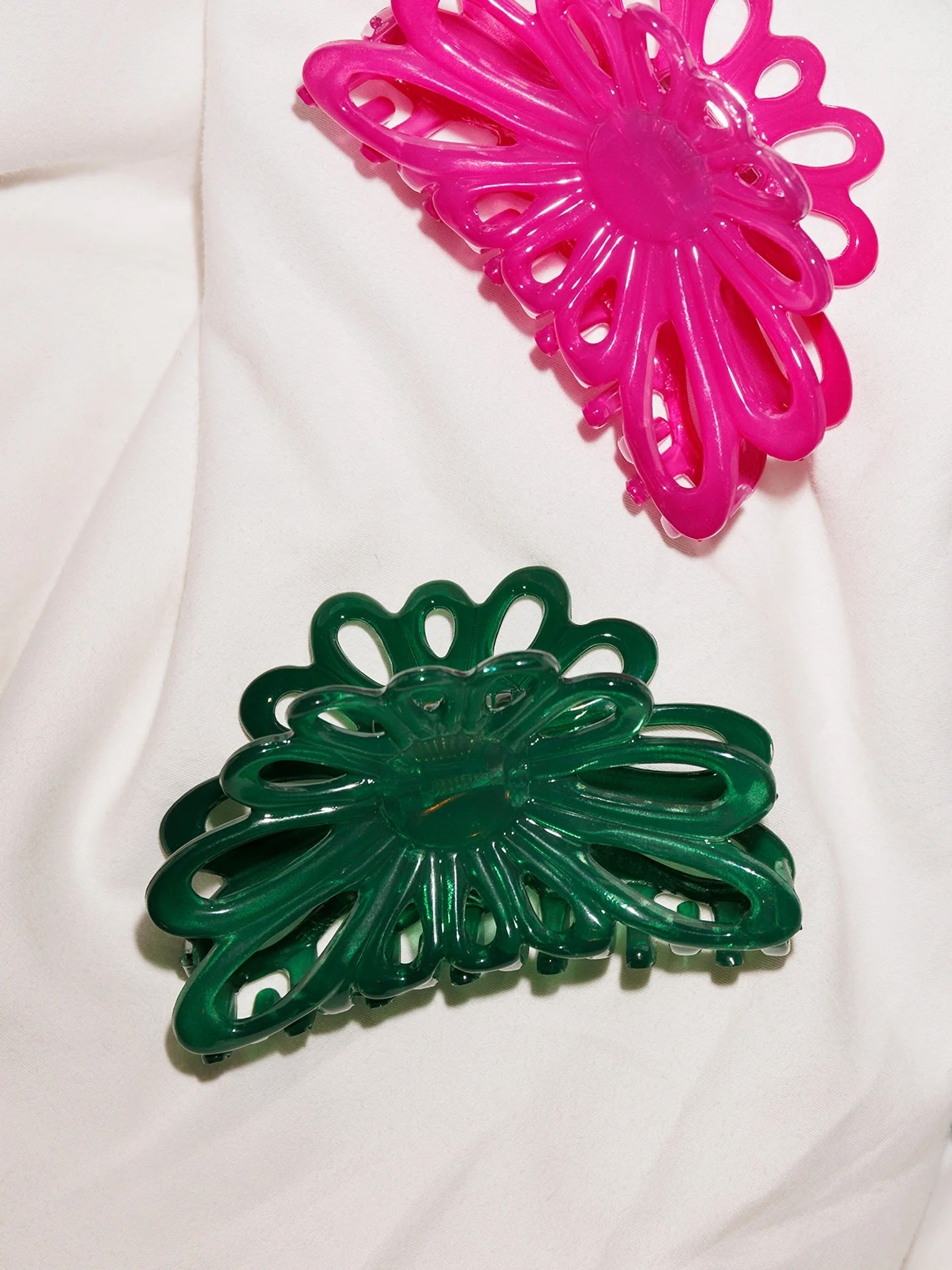 Flower claw, Fuchsia