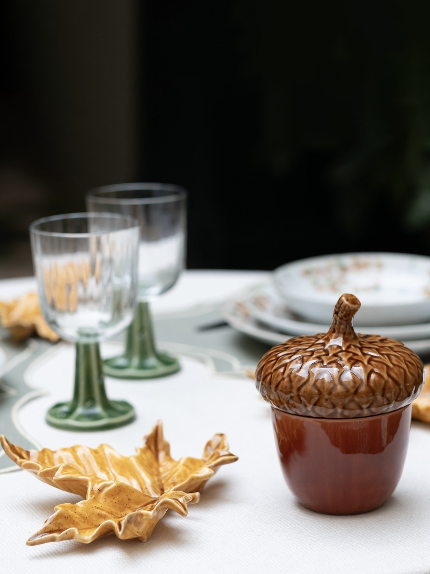 Sycamore yellow leaf, small