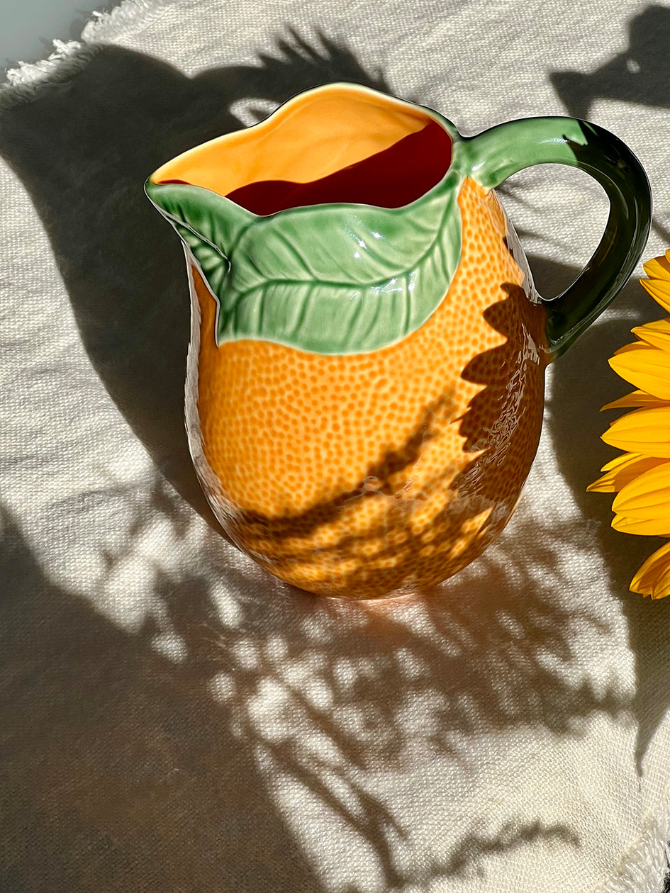 Orange Pitcher, orange