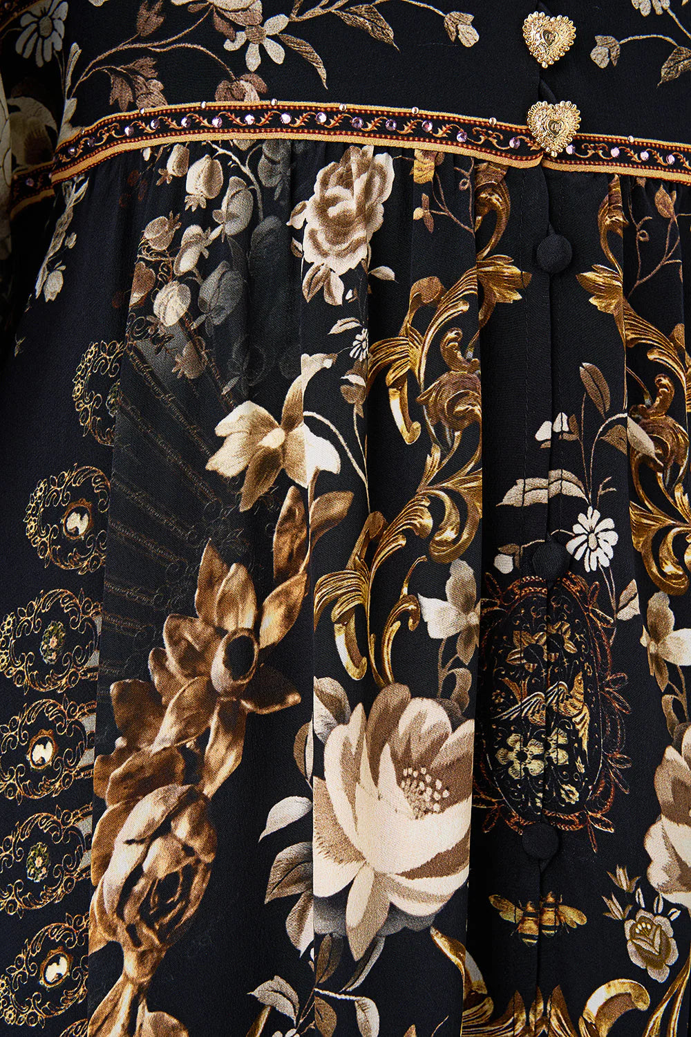 Shaped waistband dress with gathered sleeves, black