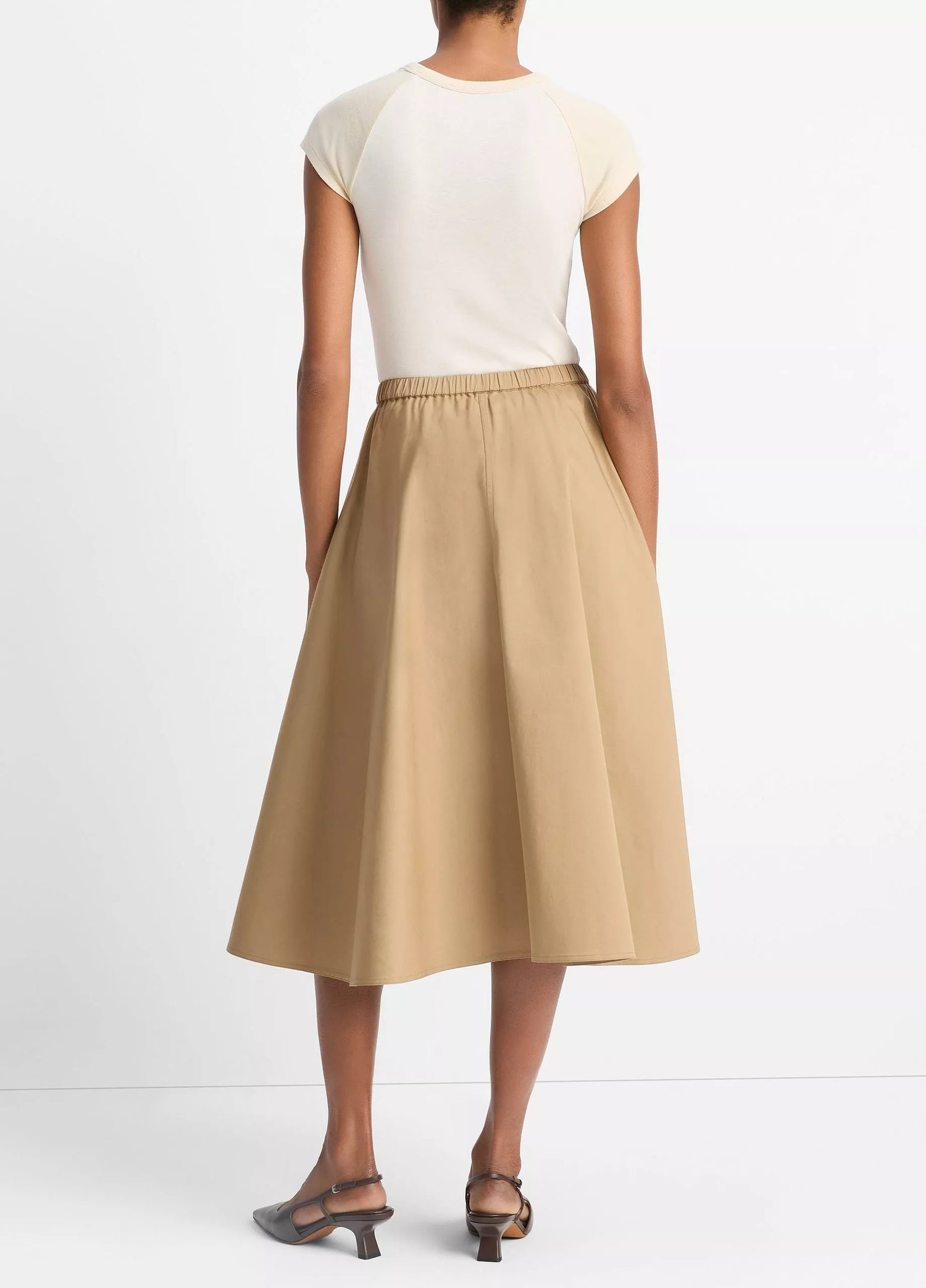 Full skirt with pockets, beige