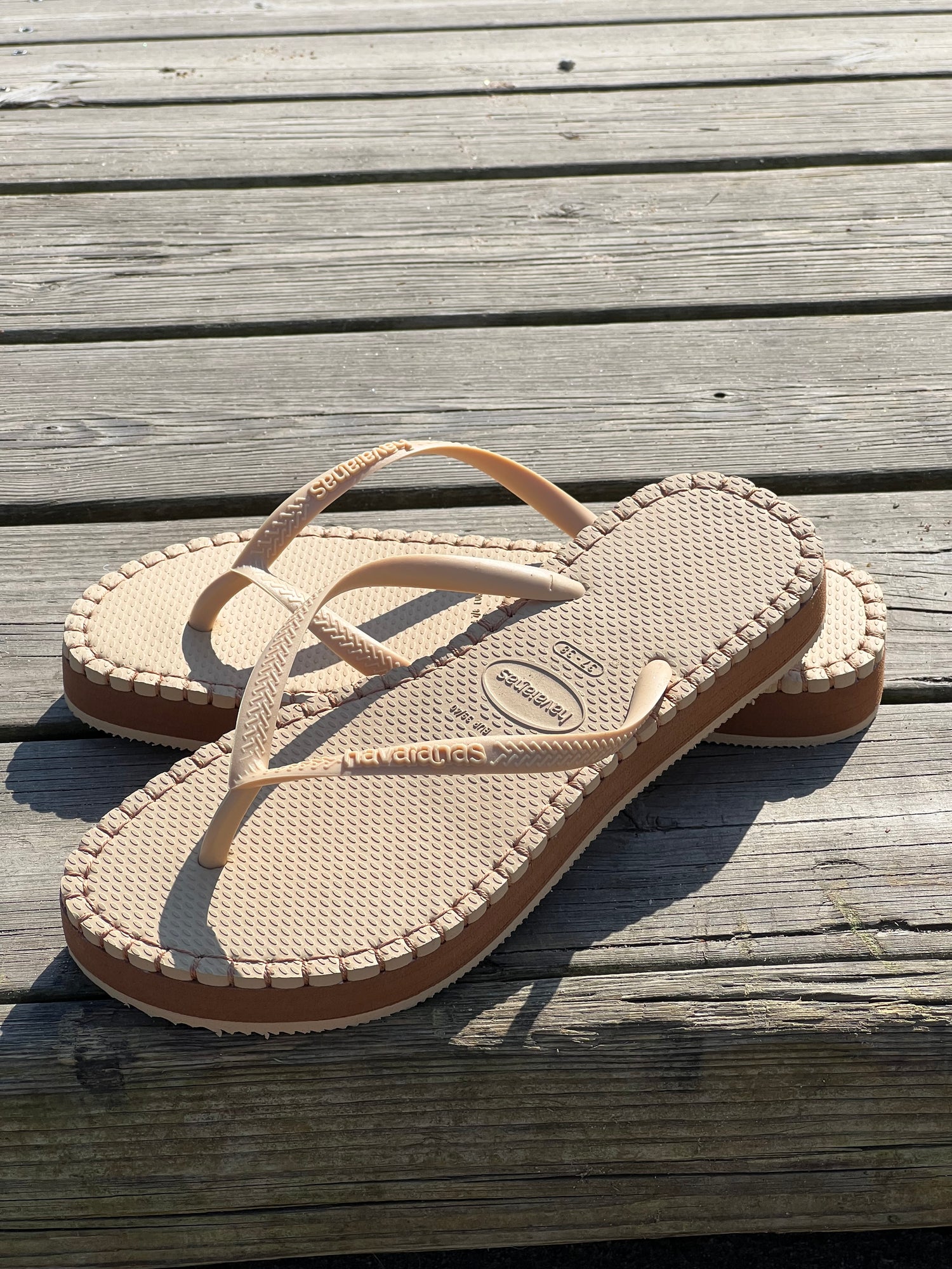 Slim Flatform Loop flip-flops, golden-golden