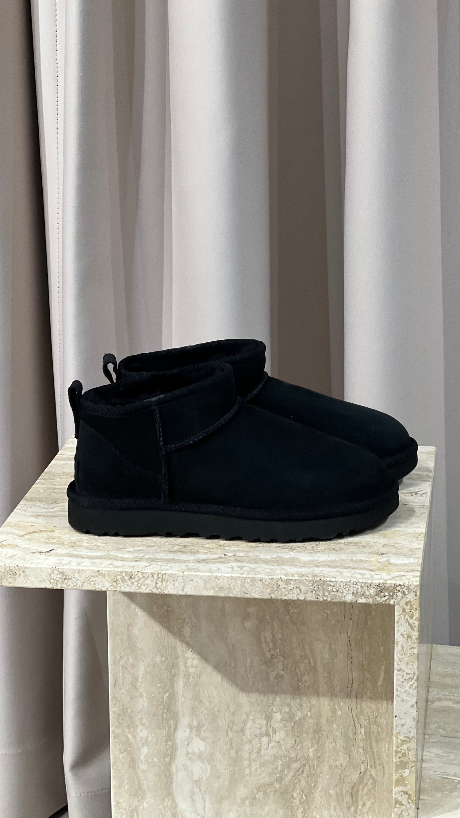 Classic Ultra Mini boot, Black