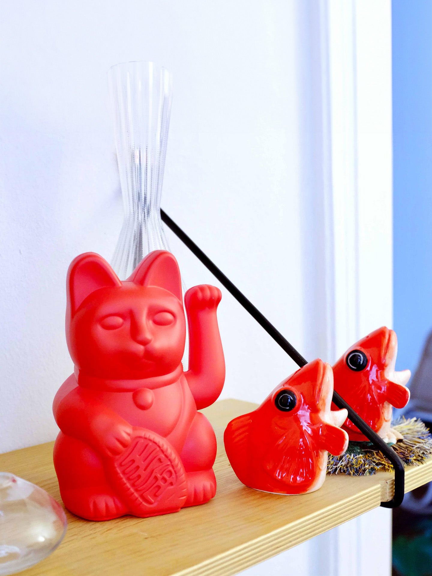 Waving Lucky Cat, Red (courage)