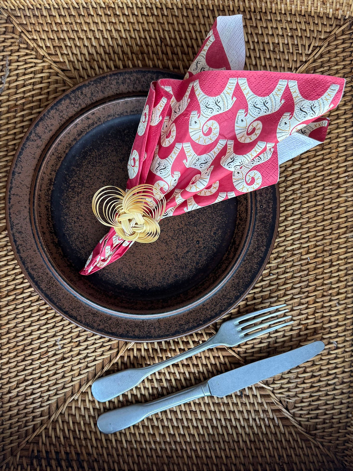 Bucks paper dinner napkins, scarlet red (50 pcs)