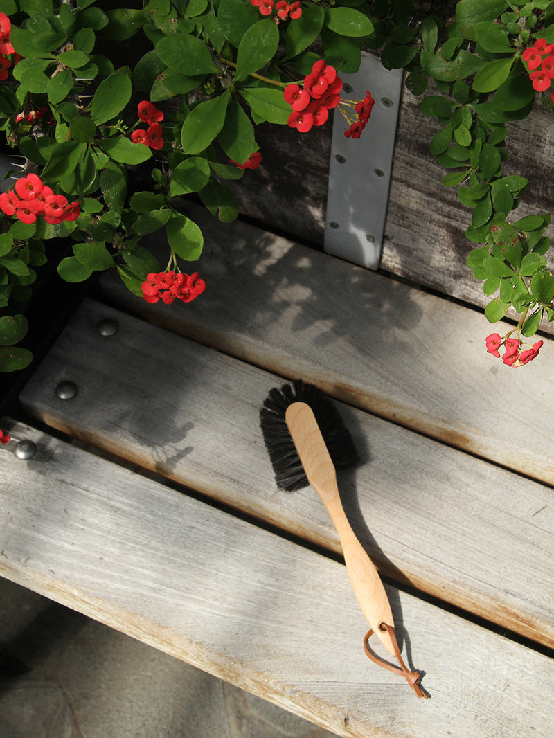 Soft wooden dish brush, dark horsehair (26,5cm)