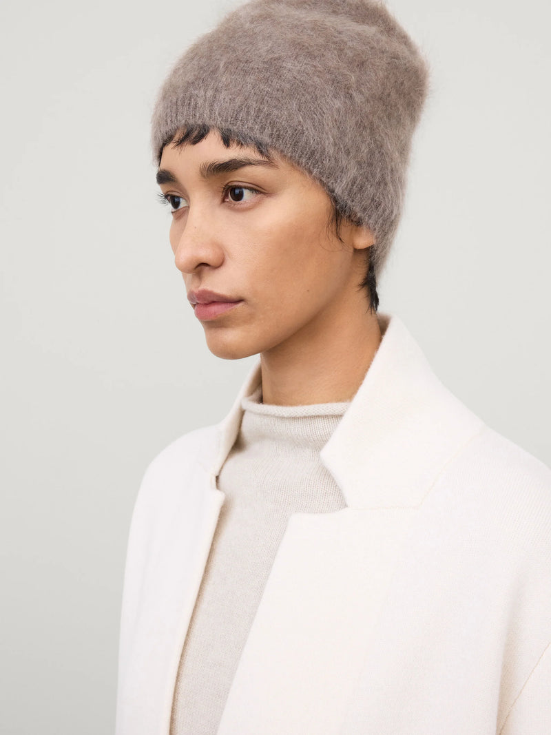 Brushed cashmere beanie, truffle brown