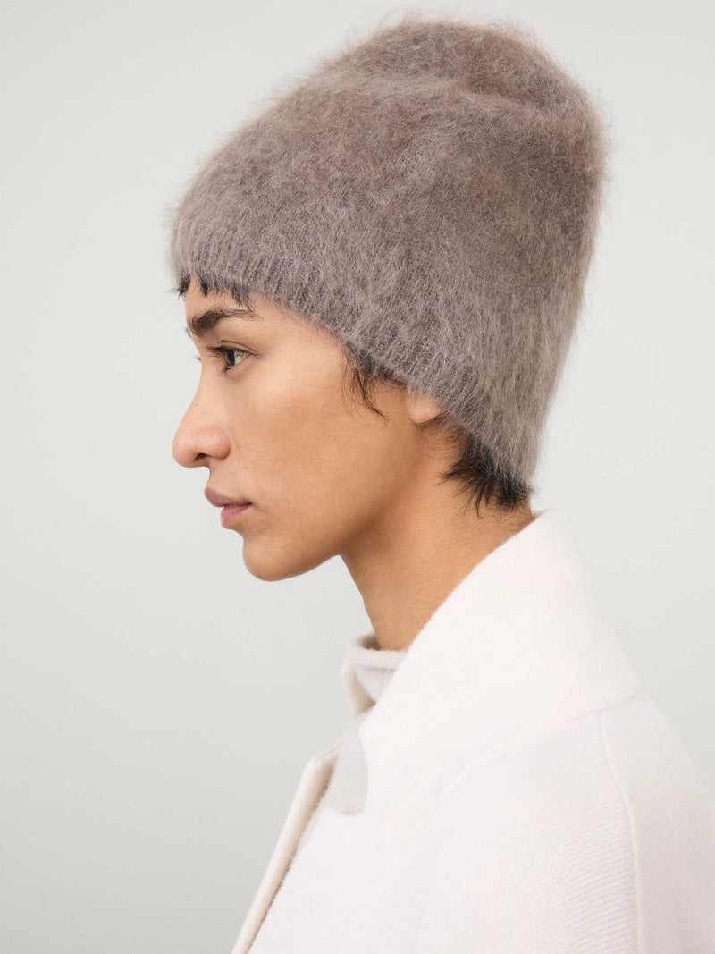 Brushed cashmere beanie, truffle brown
