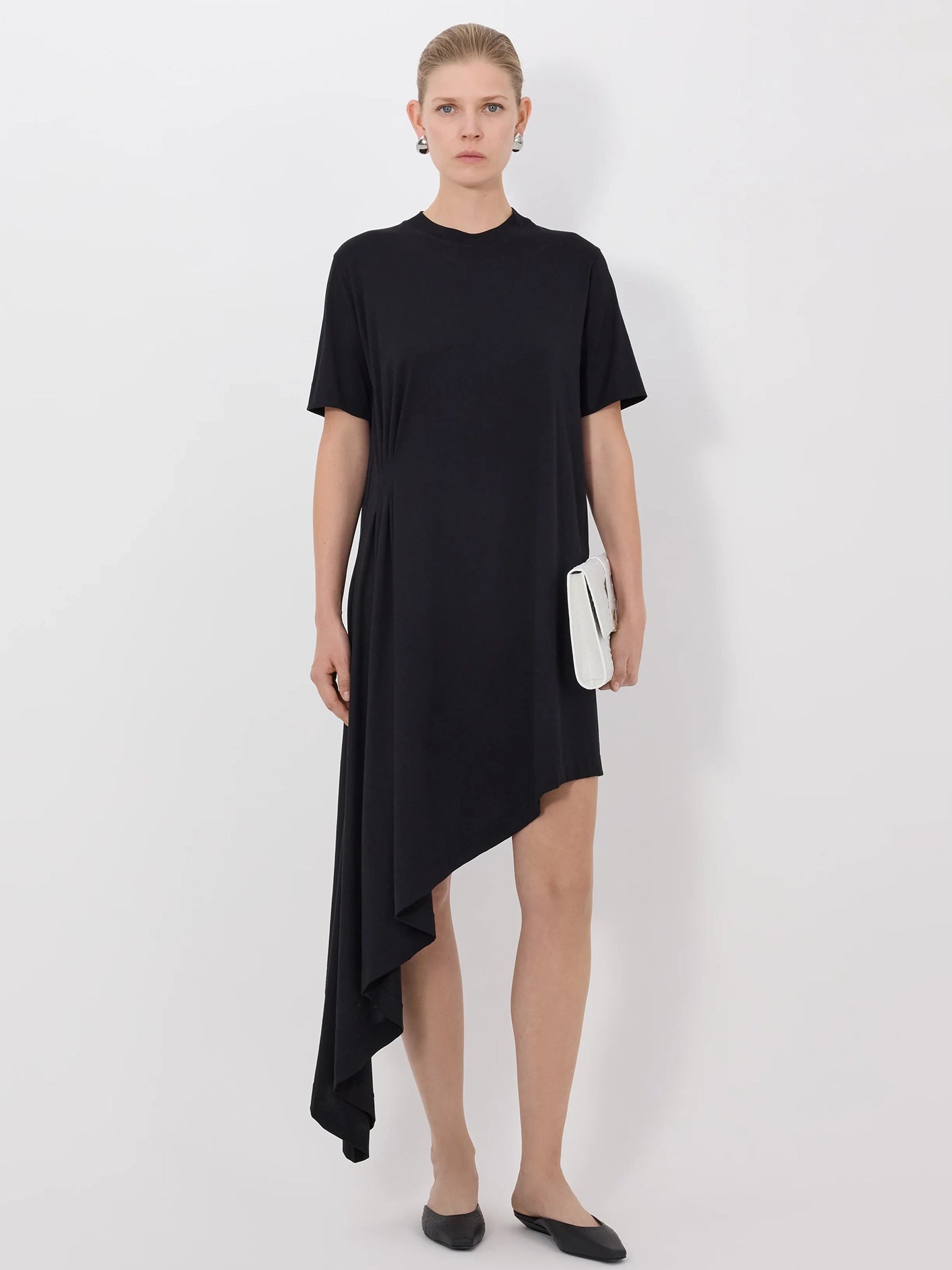 Igari Asymmetric T-shirt dress, black