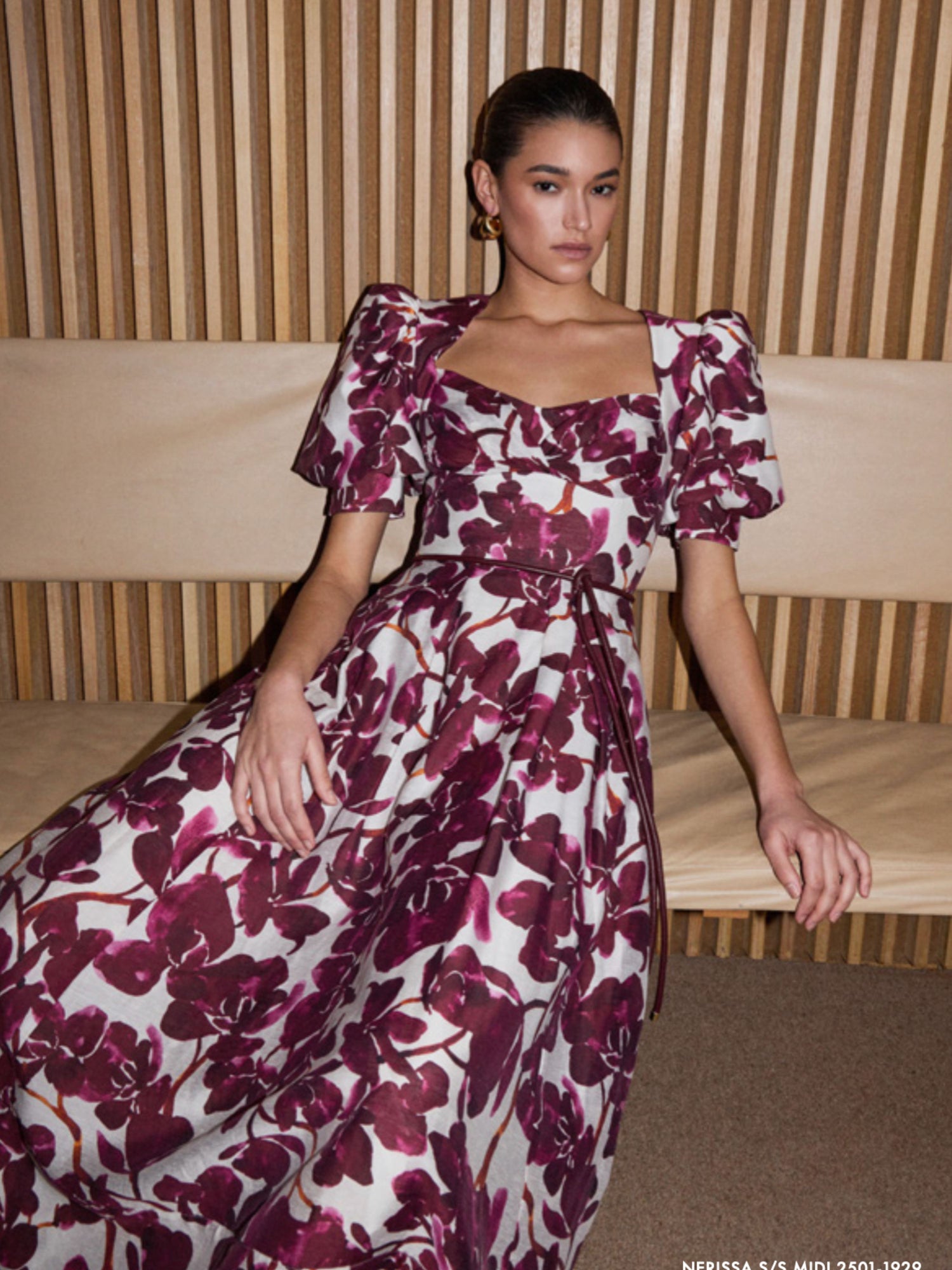 Nerissa short-sleeved midi dress, red orchid vines print