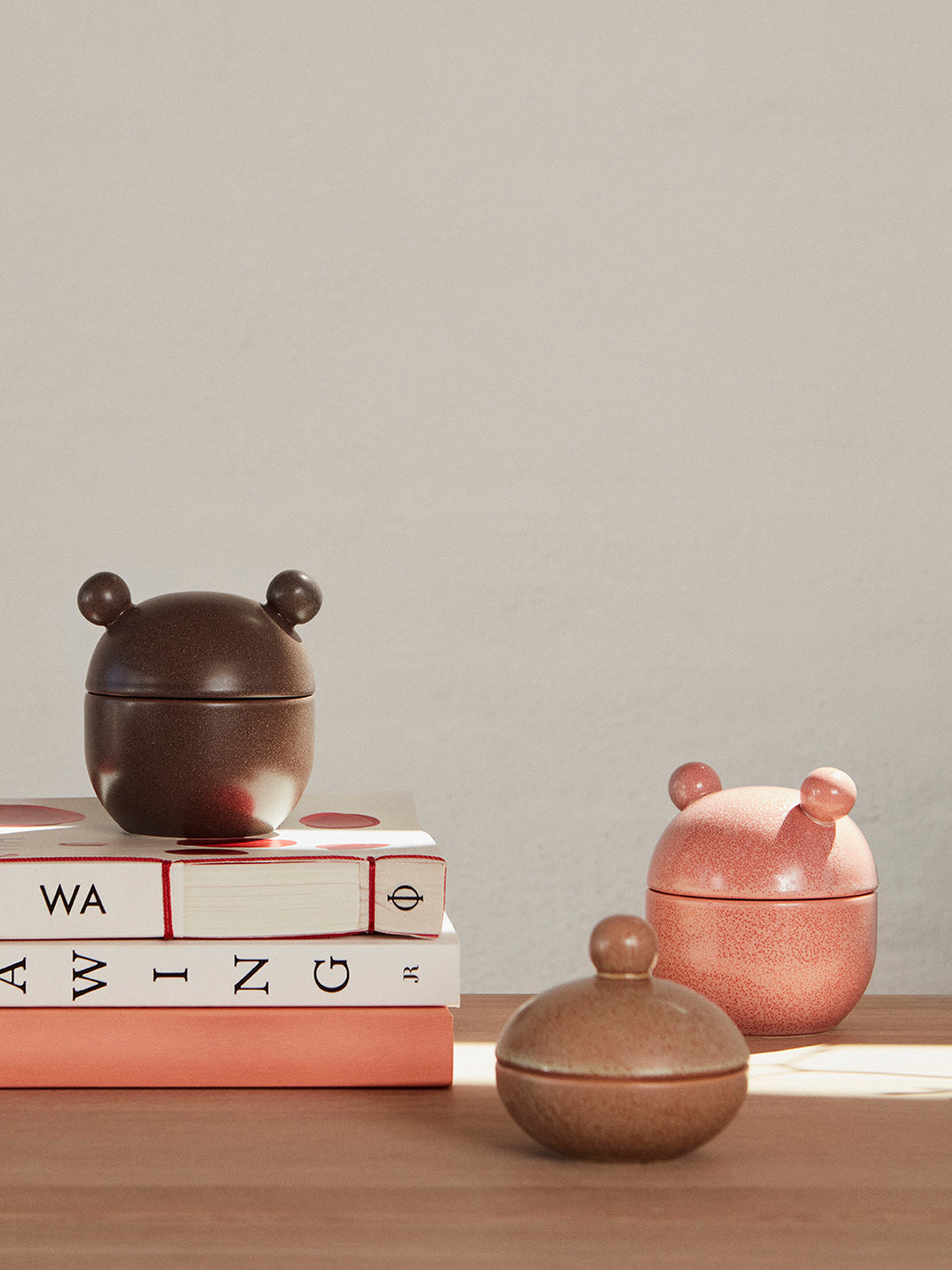 Brown saga bonbonnier jar, low