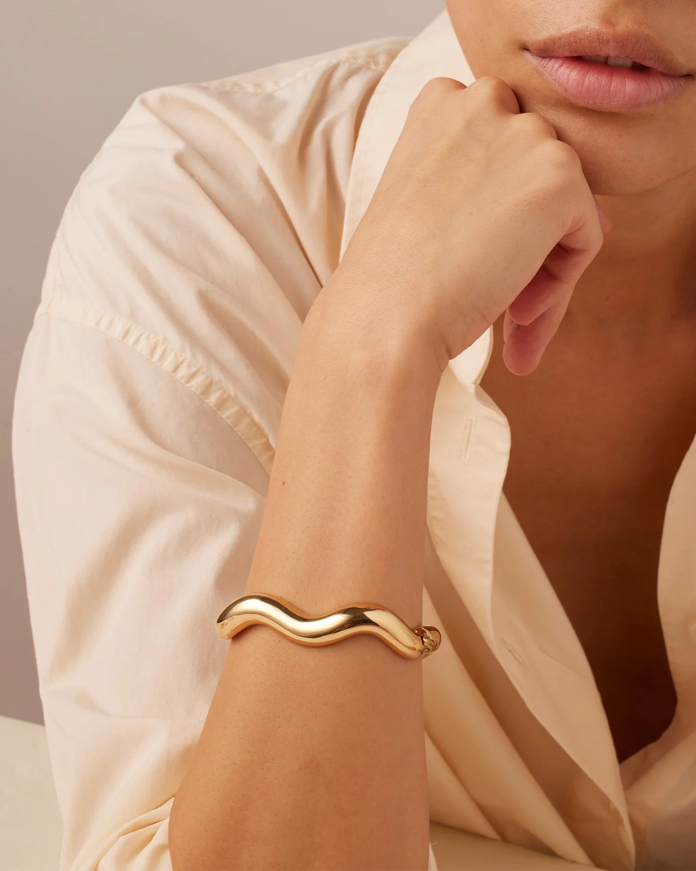 Ola bangle, high polish gold