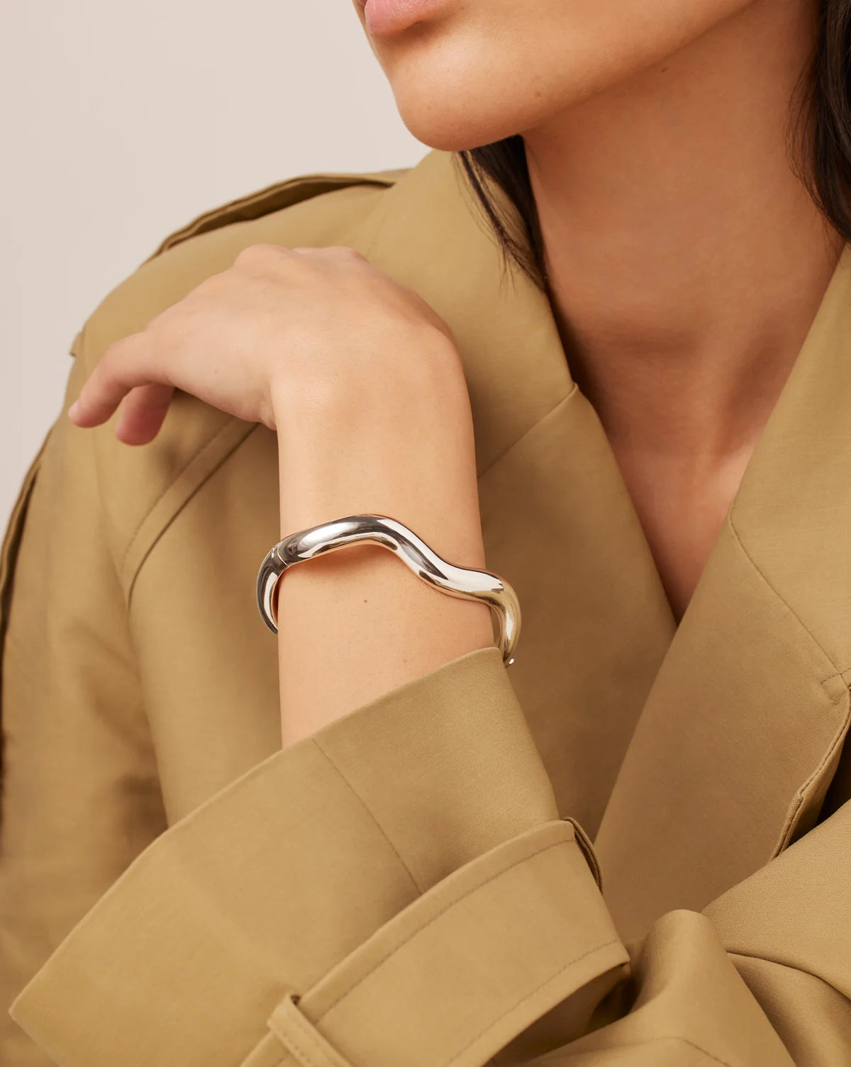 Ola bangle, platinum