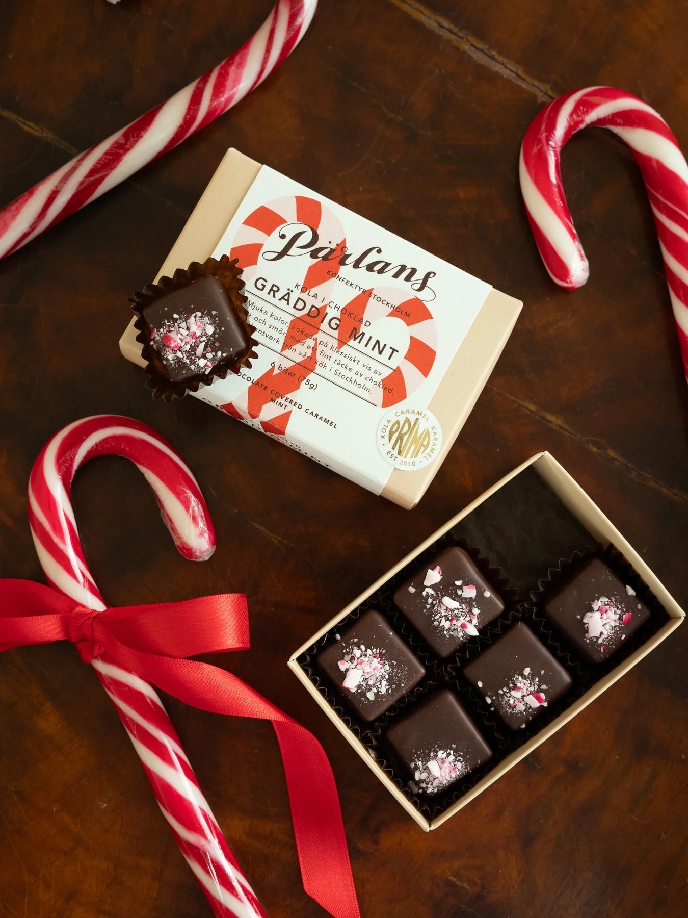 Creamy mint, chocolate covered caramels, box of 6 (75g)