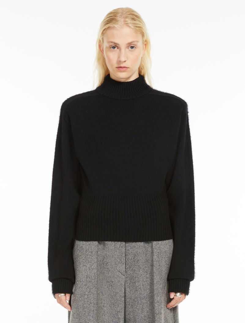 Holiday sweater, black