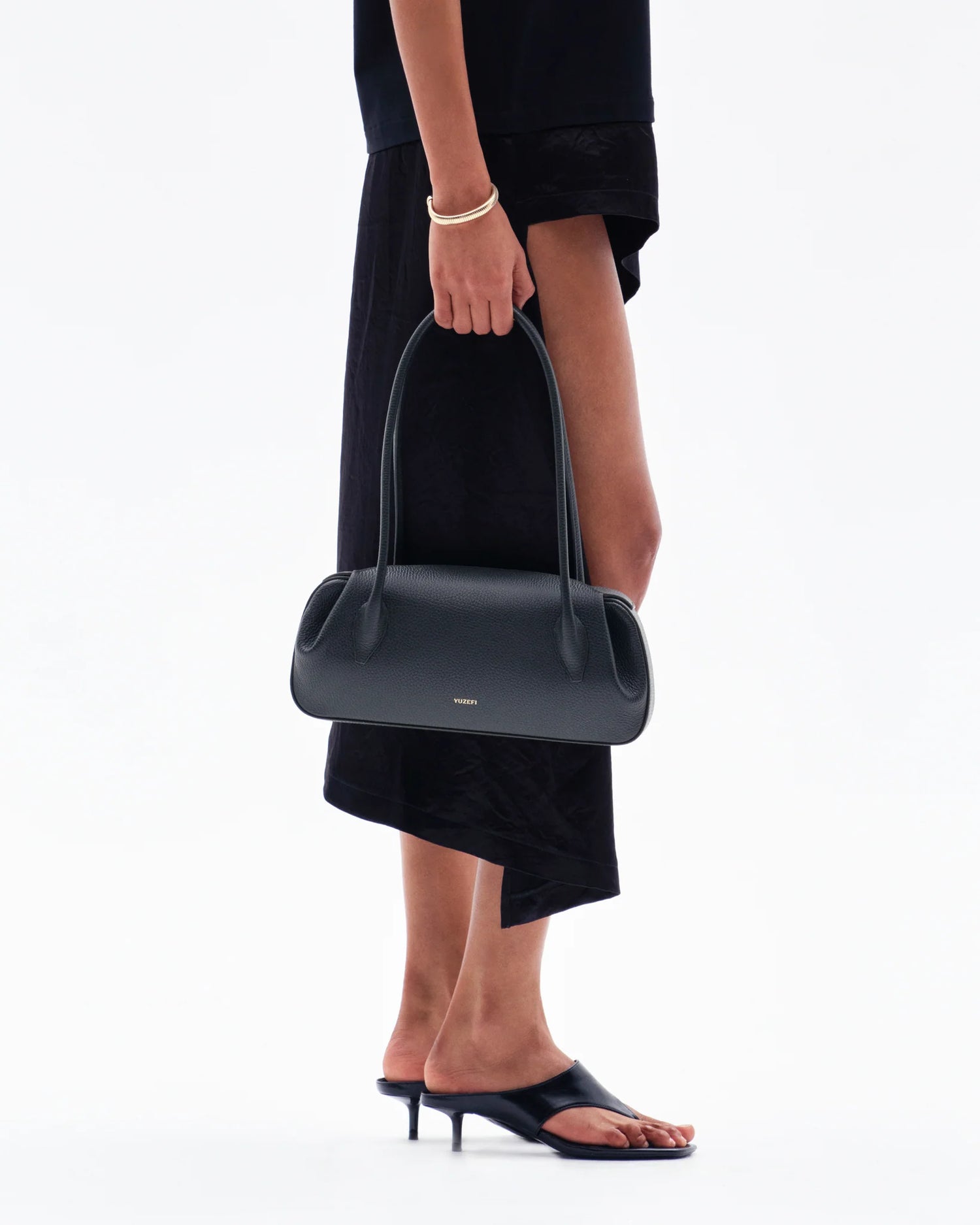 Oyster shoulder bag, black pebble grain leather