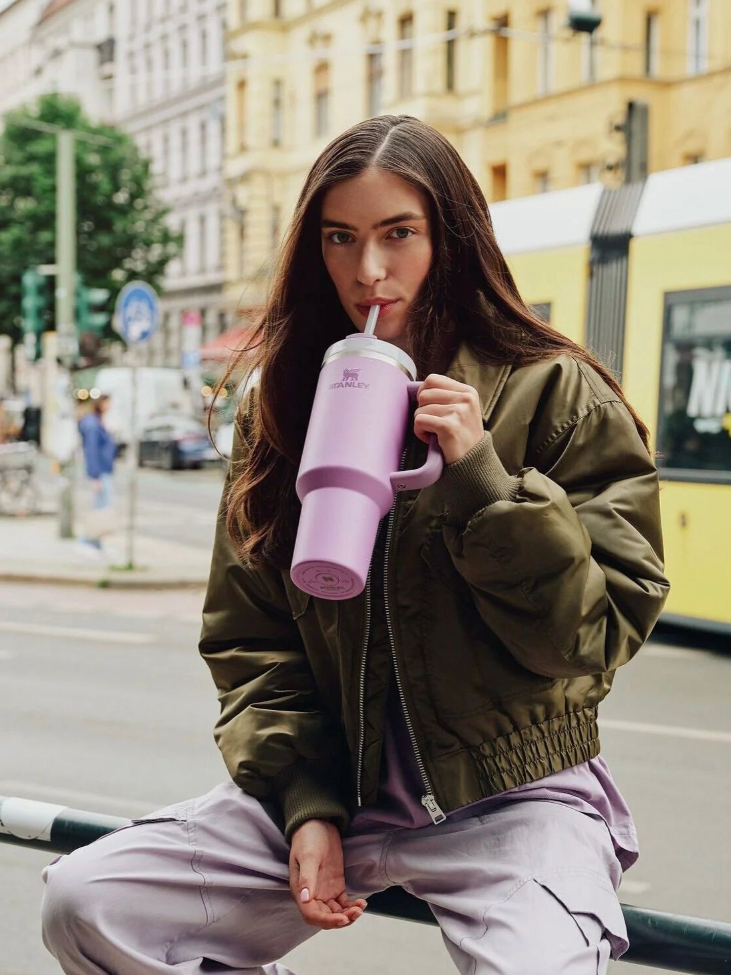 The Quencher H2.0 Flowstate™ Tumbler, cherry blossom (1,2L)