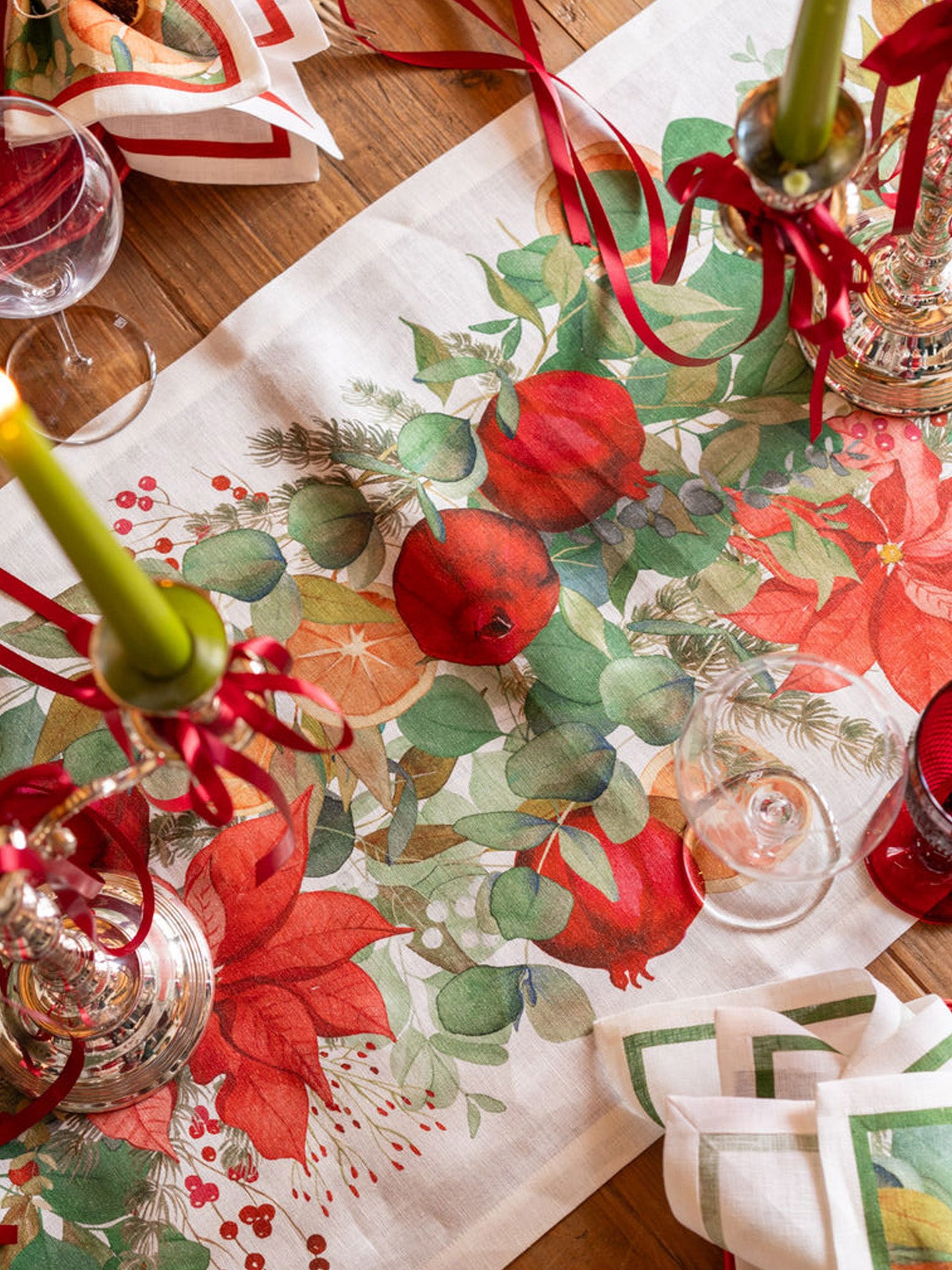 Garland glee table runner