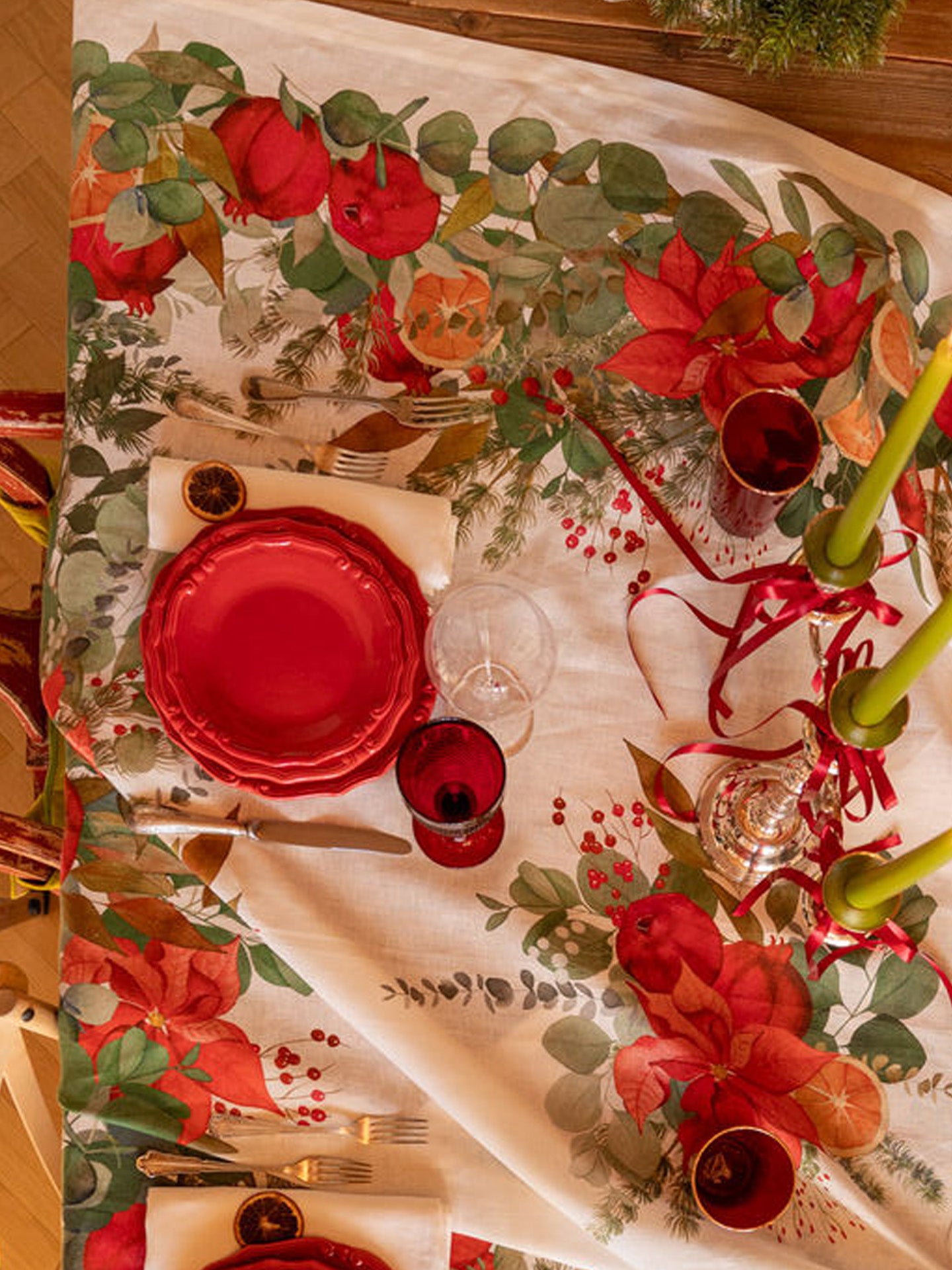 Garland glee tablecloth