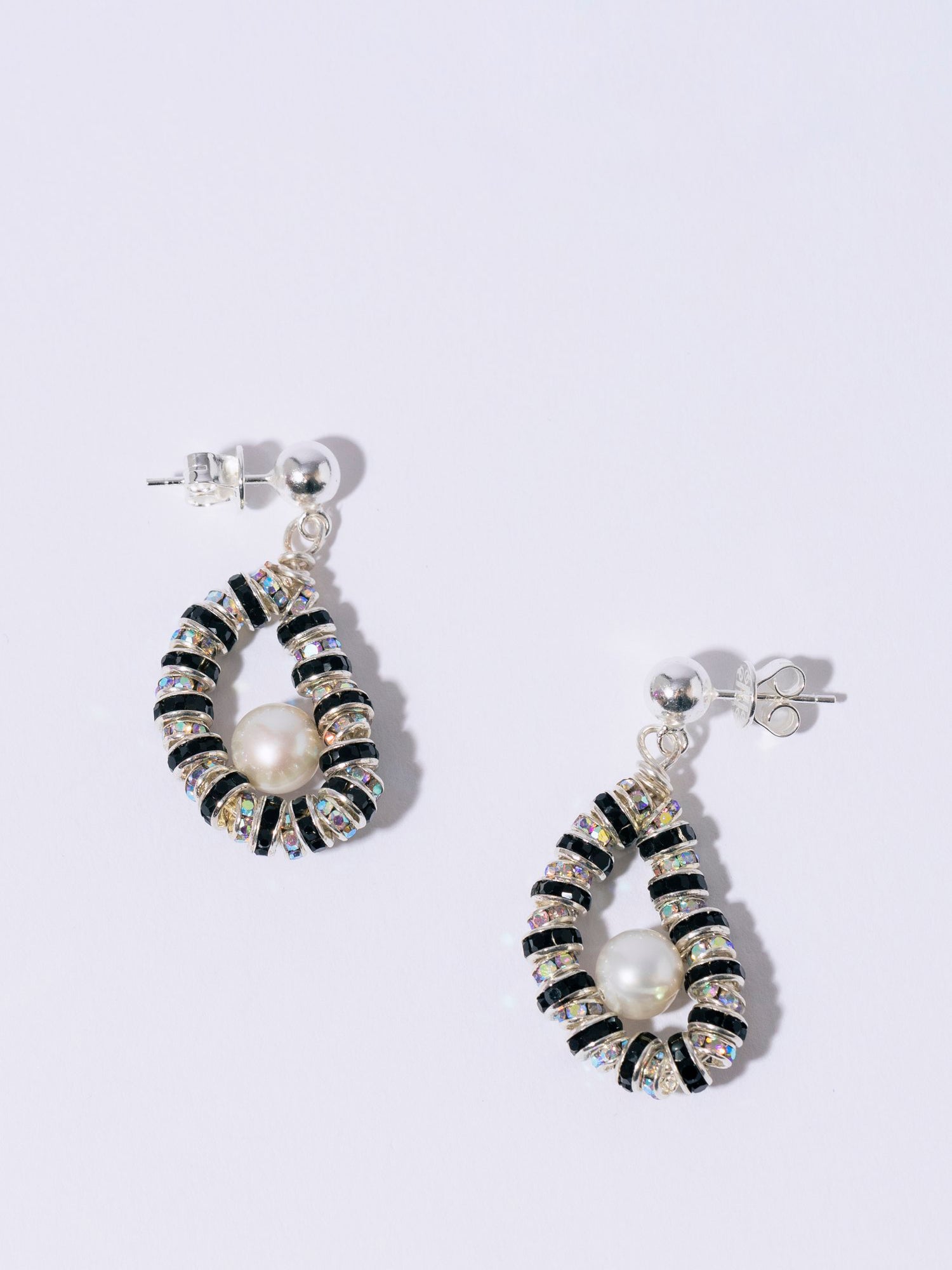 TINY ZEBRA OYSTERS earrings