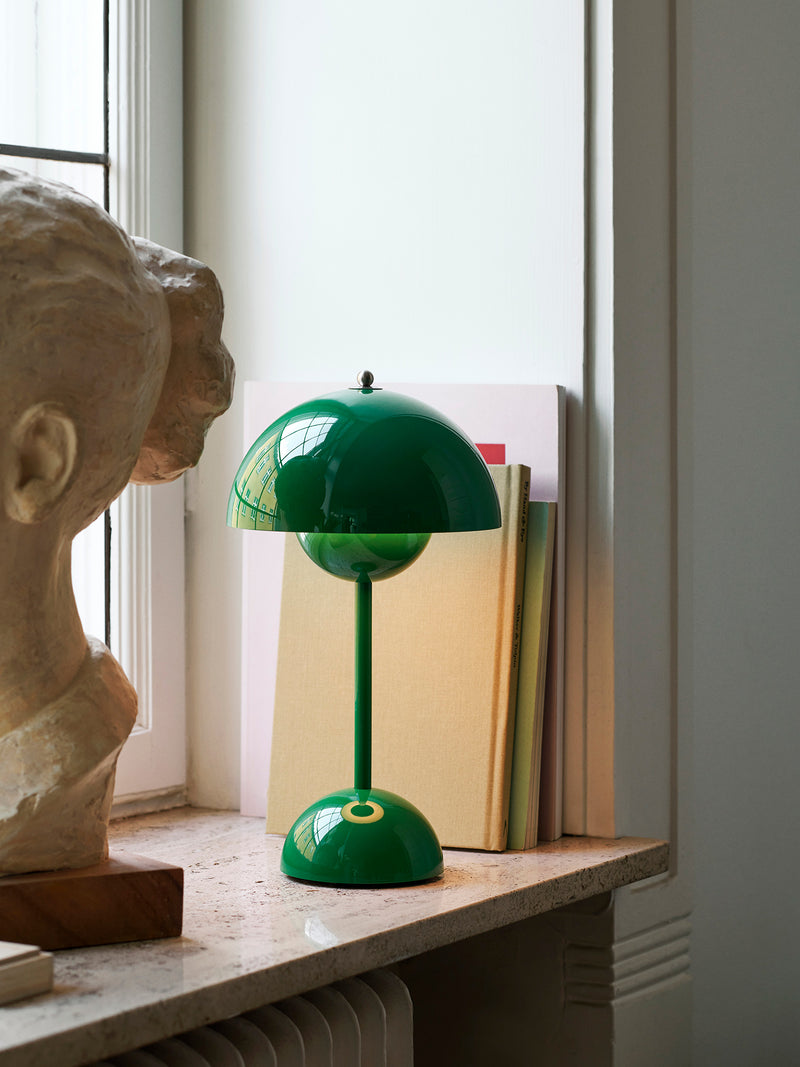 Flowerpot Portable Lamp VP9, Signal Green