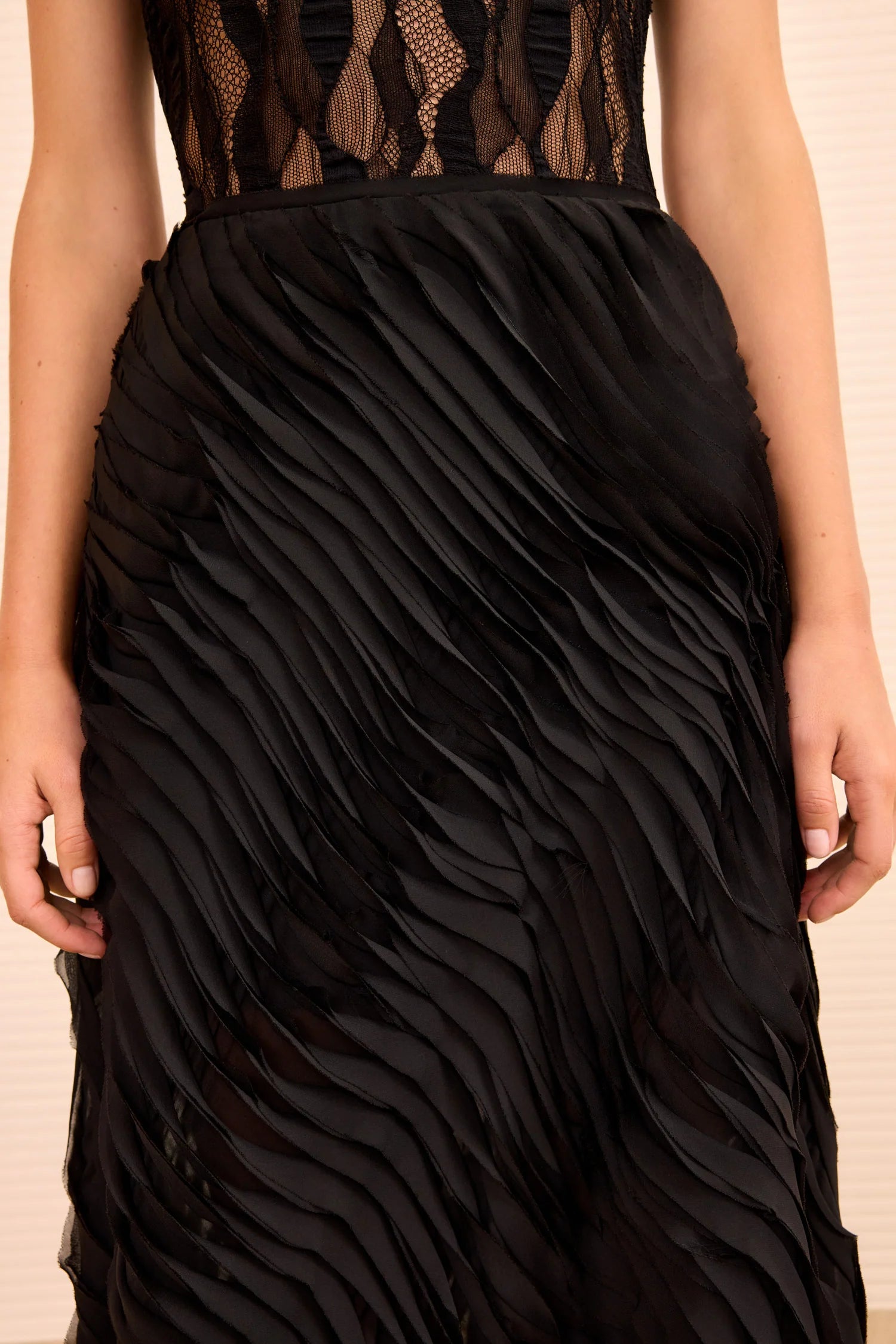 Amiko midi skirt, black