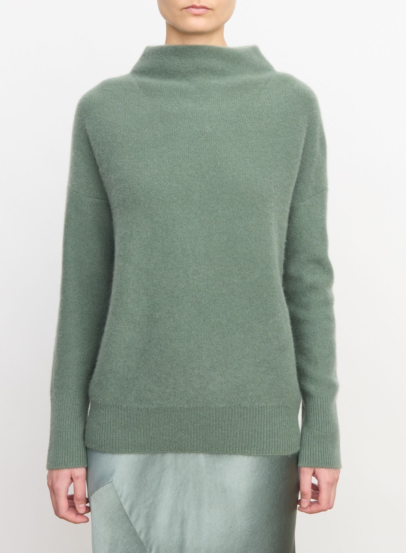 Boiled funnel neck cashmere pullover, green