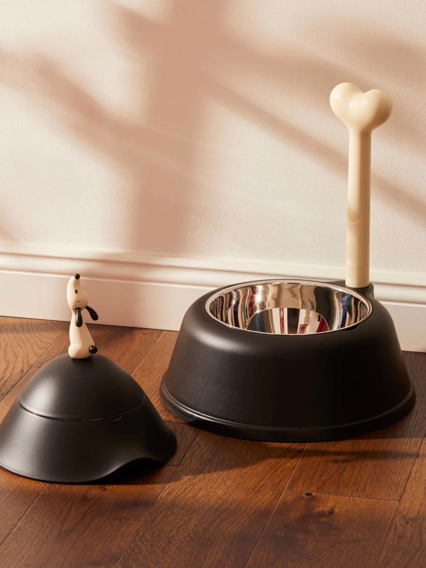 Lupita dog bowl (1,5 l), black or red orange