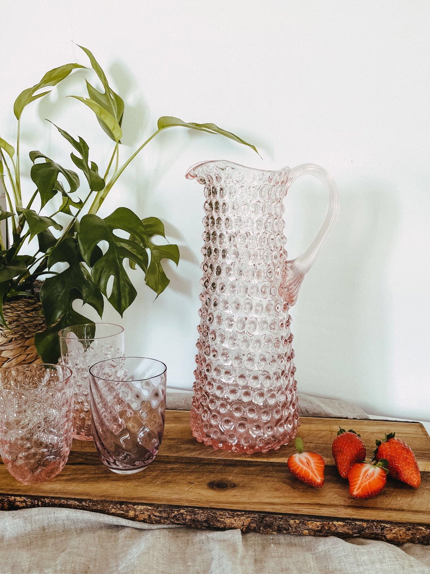 Eiffel Hobnail Jug 1L, Rosa