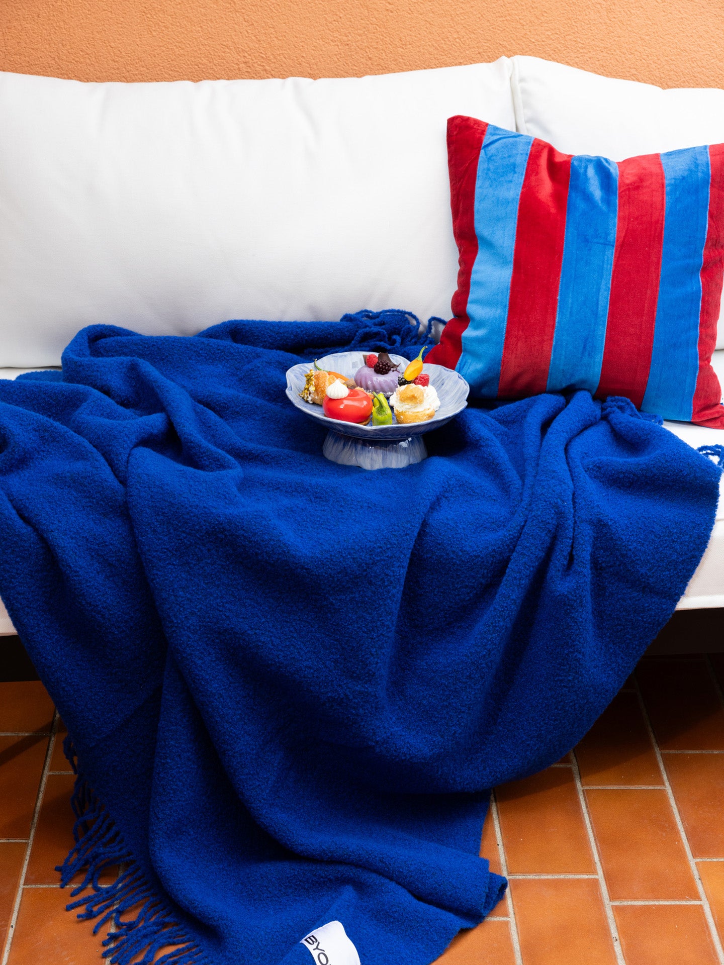 Pathi pillow, red/blue