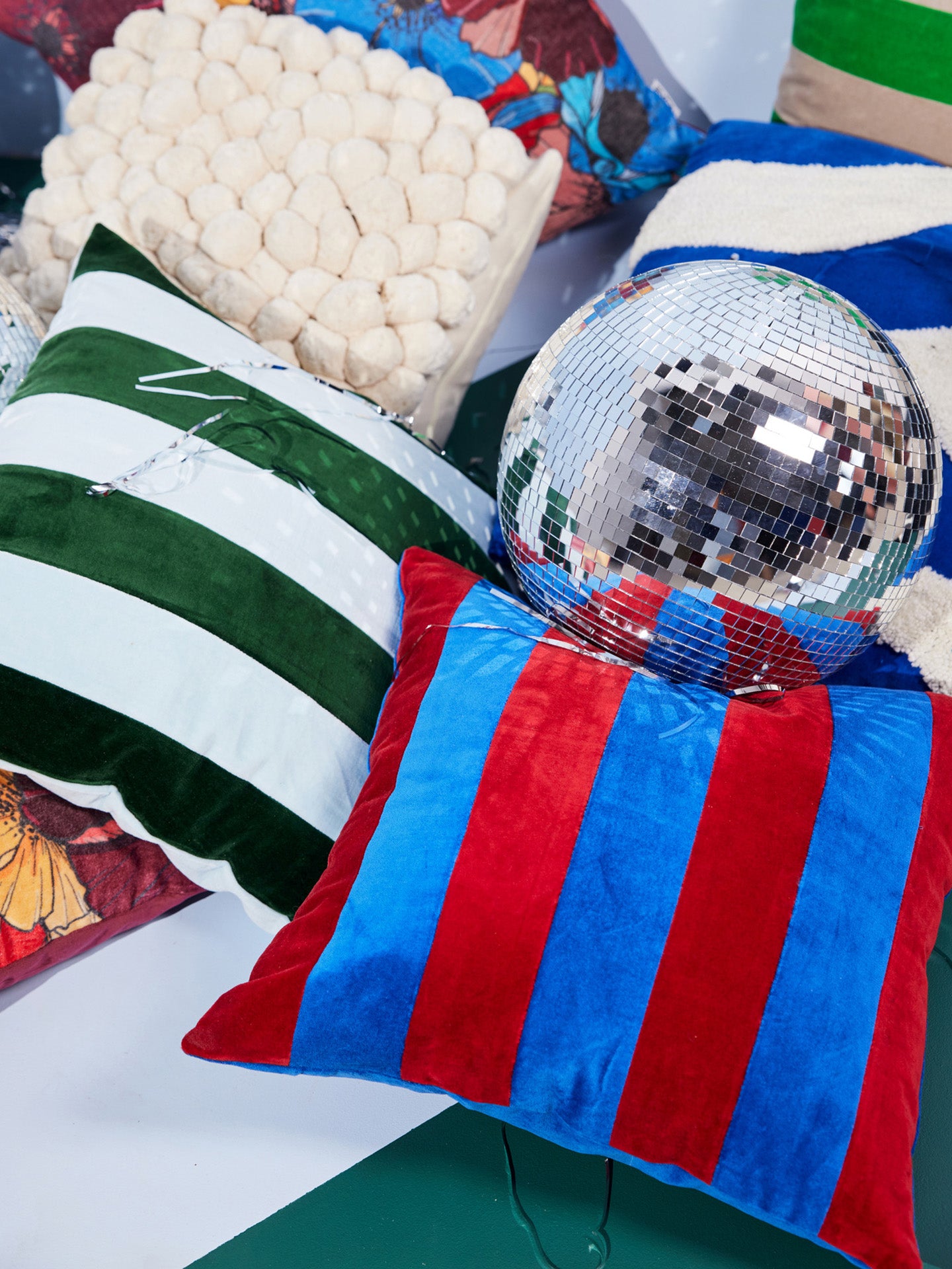 Pathi pillow, red/blue