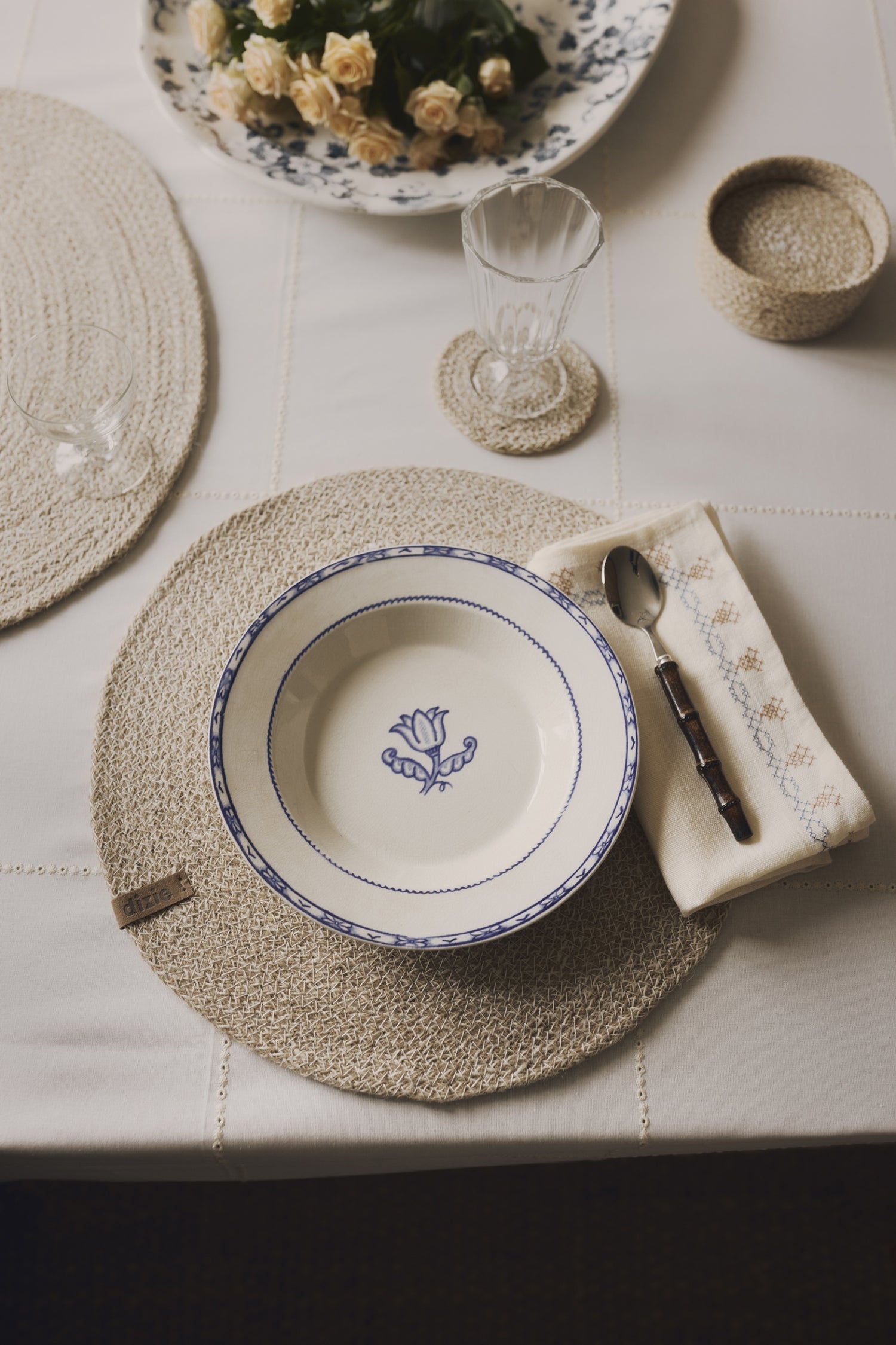 Ella placemat, white/natural (Ø38 cm)