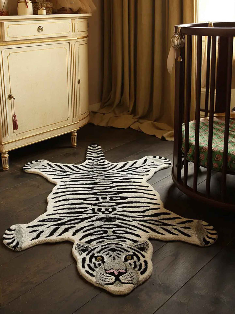 Snowy tiger rug, large