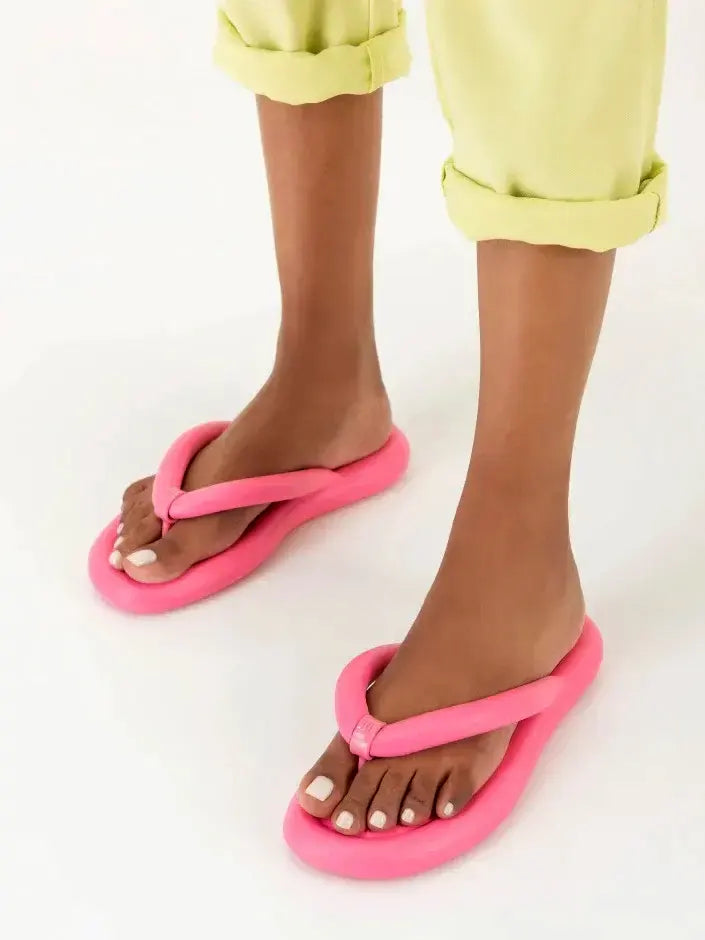 Melissa Free Flip Flops, pink