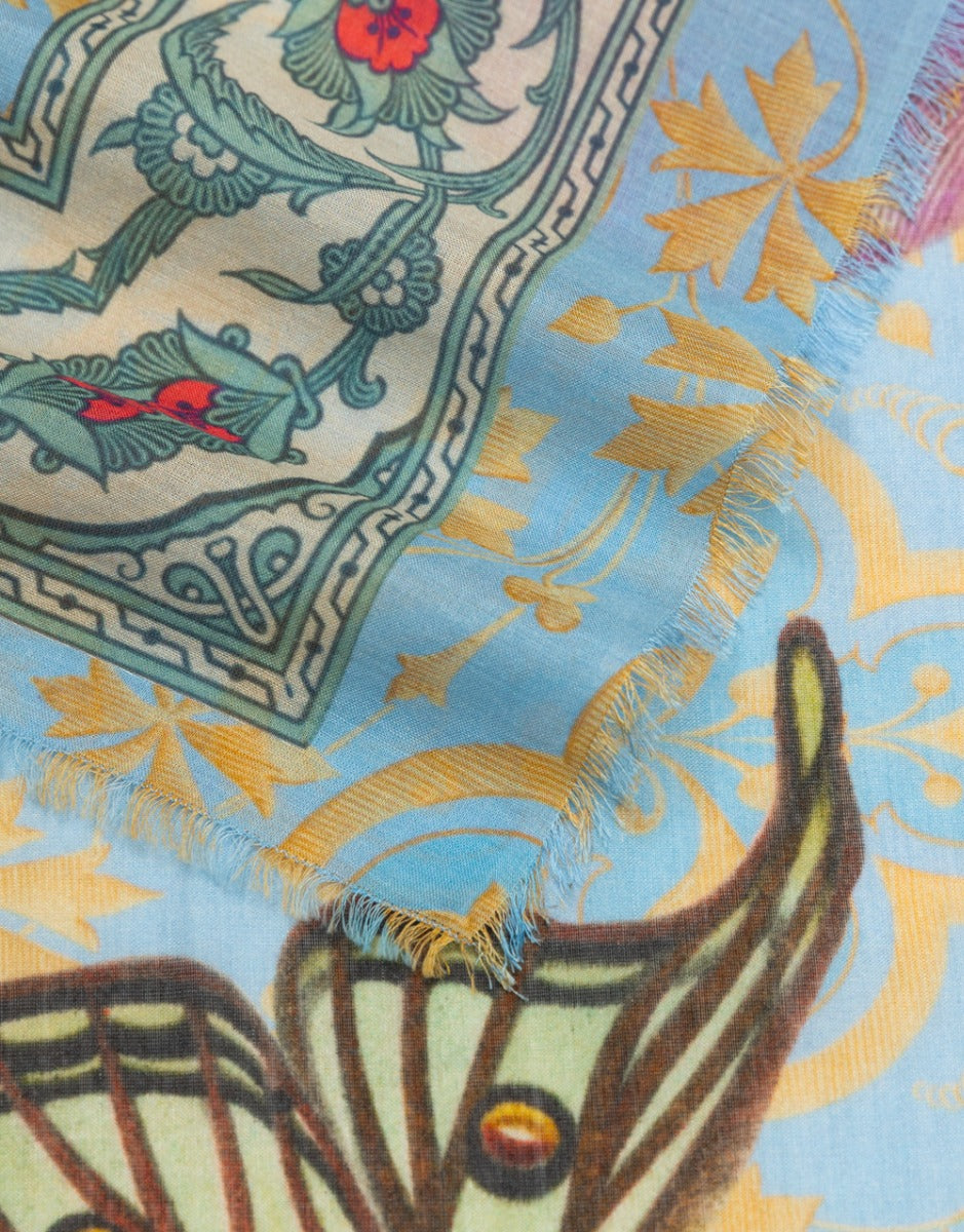 Born scarf