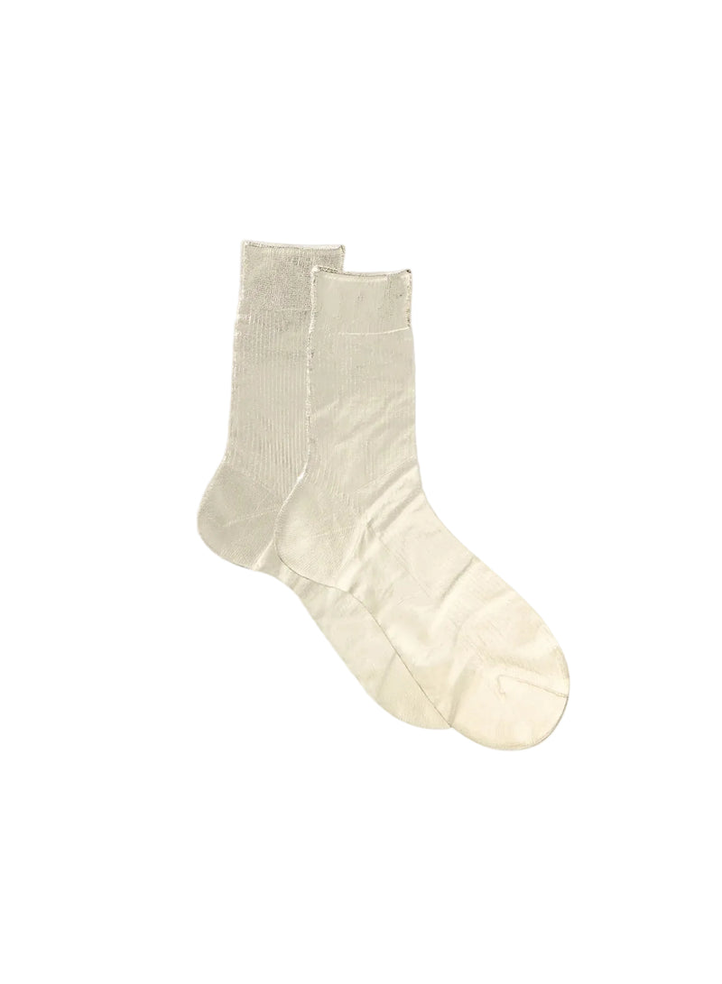 Platino coloured socks on a light gray background