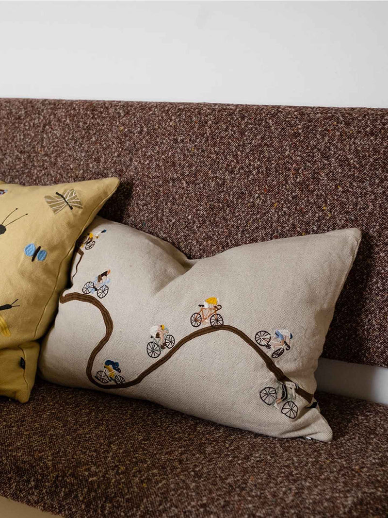Giro embroidered cushion cover (40 x 60 cm)