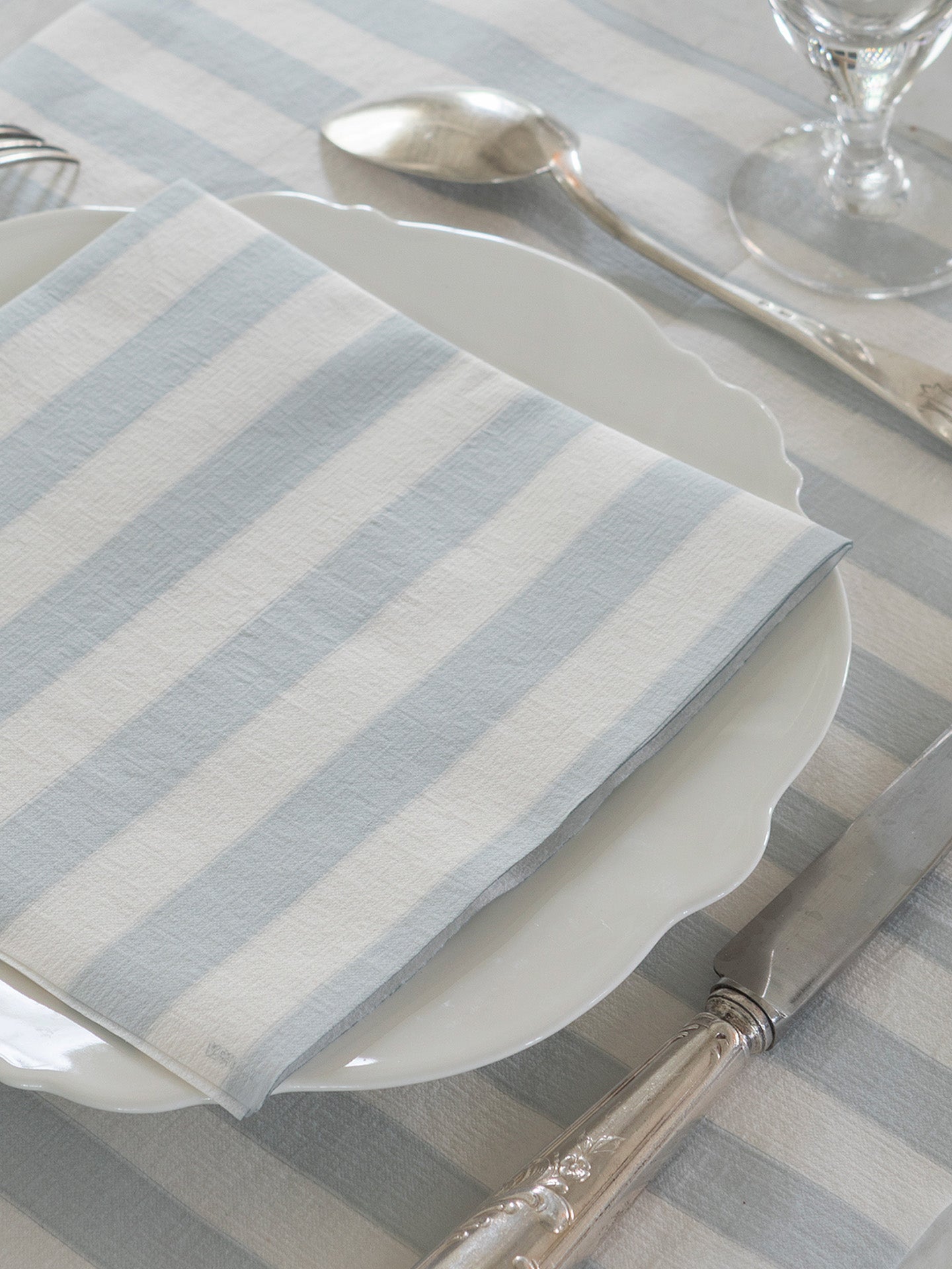 Striped dinner napkin, light blue (40 x 40cm)