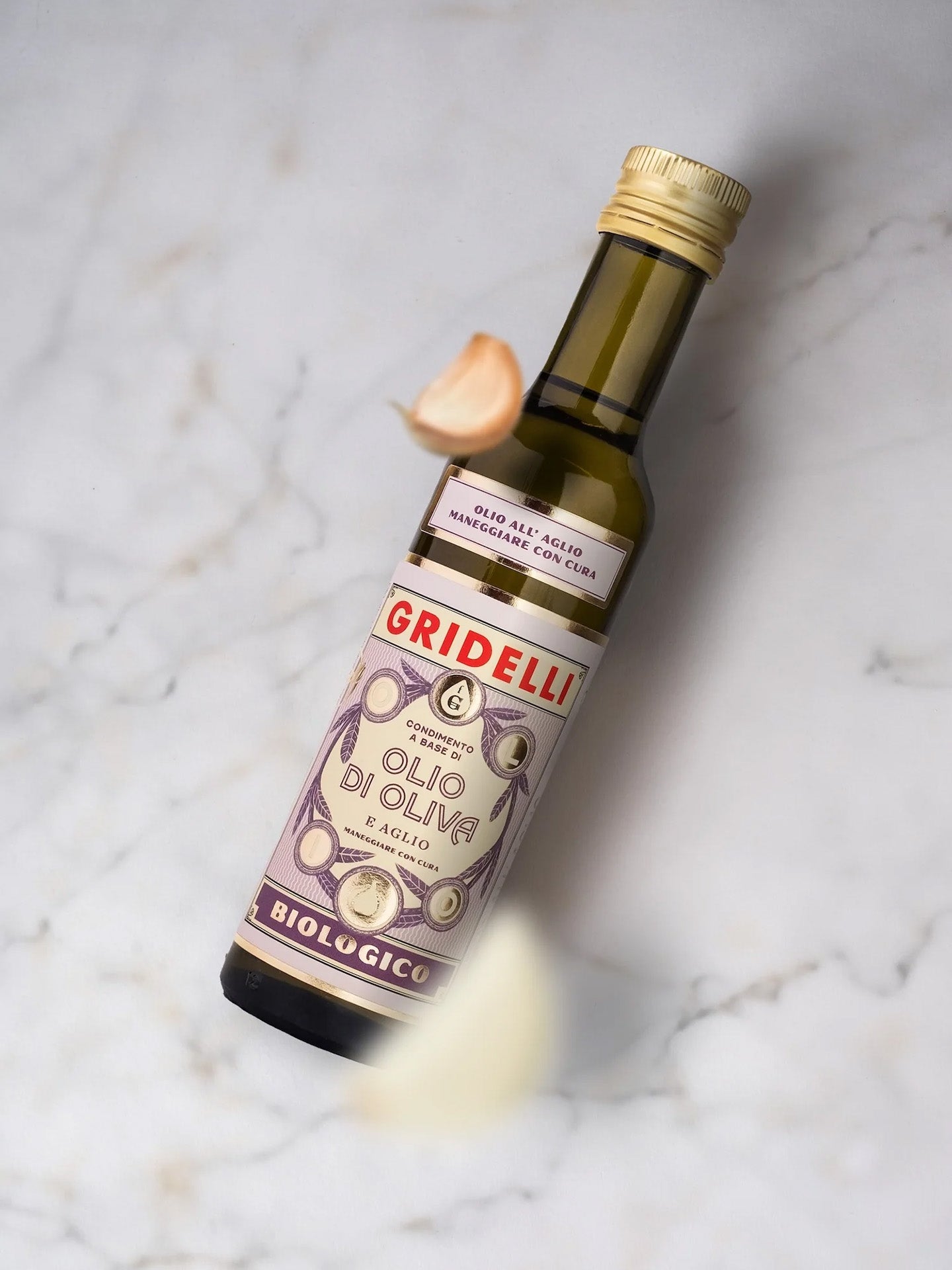 Olio al aglio, garlic extra virgin olive oil (250ml)