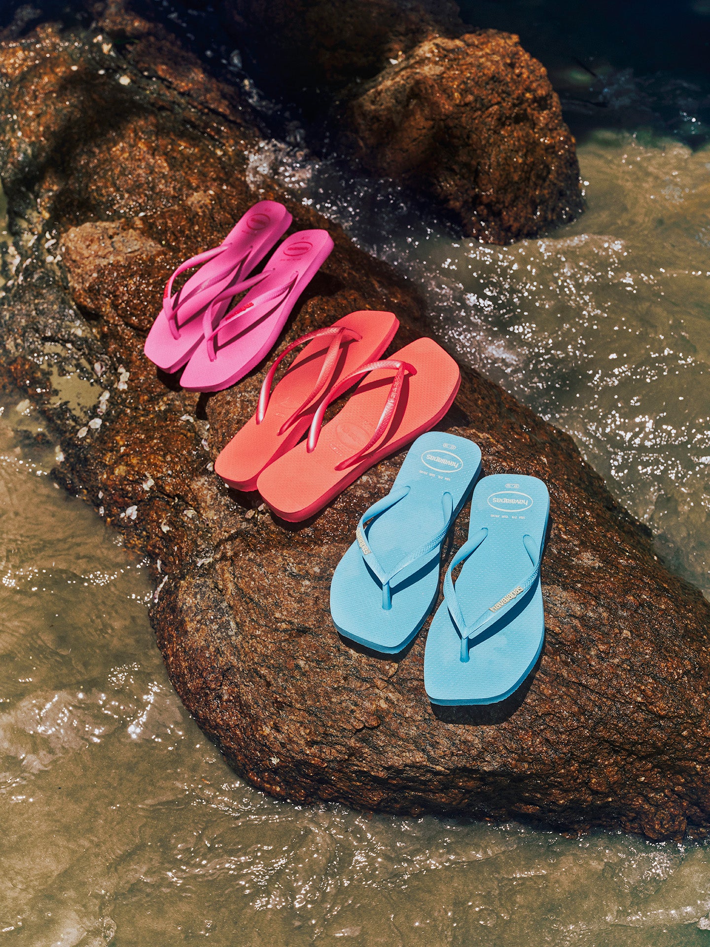 Slim square logo pop up flip-flops, light blue