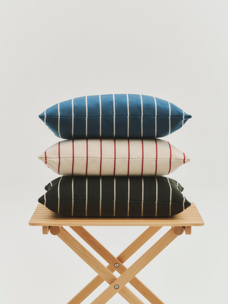 Outdoor Market striped outdoor cushion, 2 colours (45 x 35 cm)